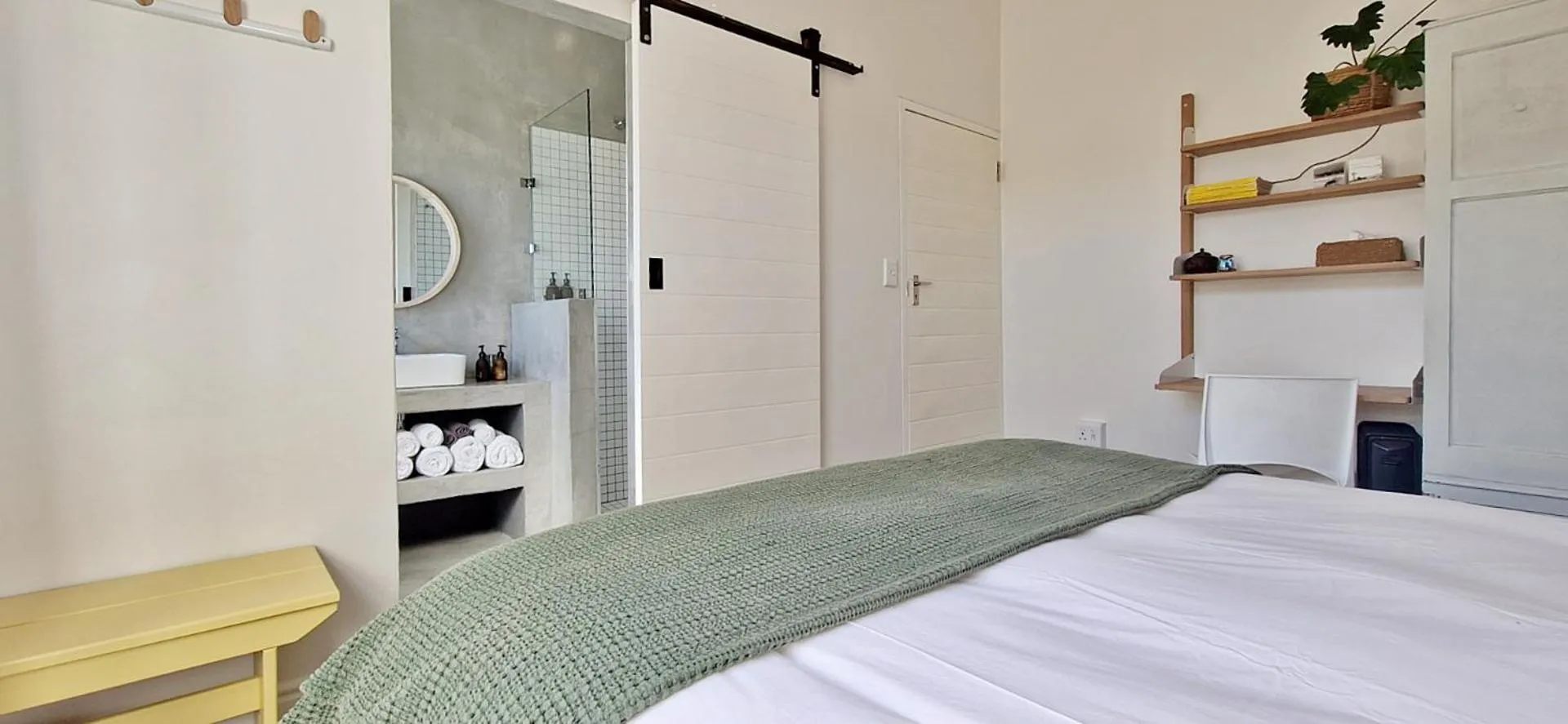 Bed in Amia House Struisbaai