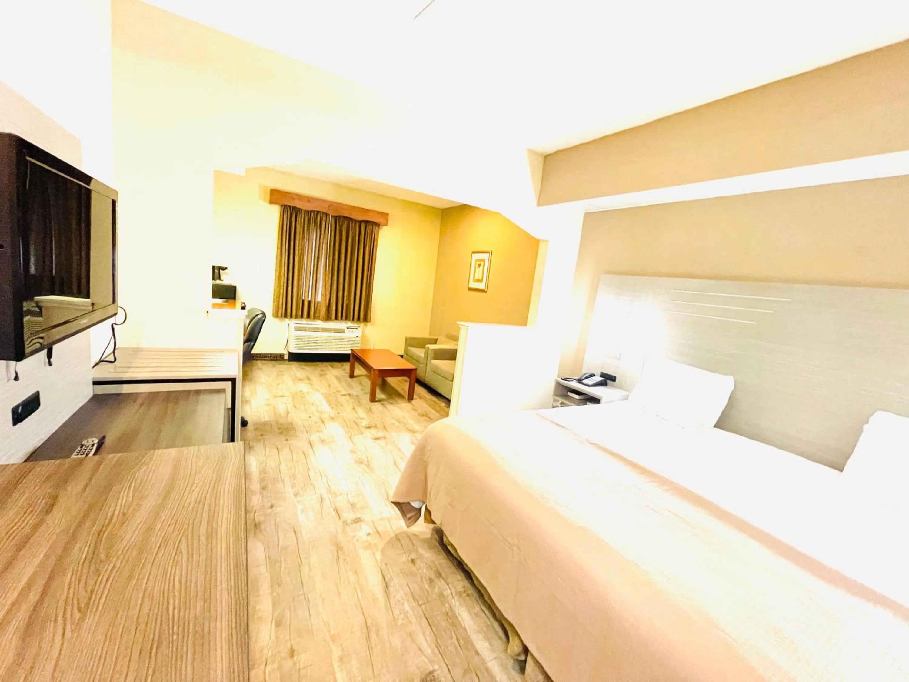 Bed in America's Best Inns Flowood