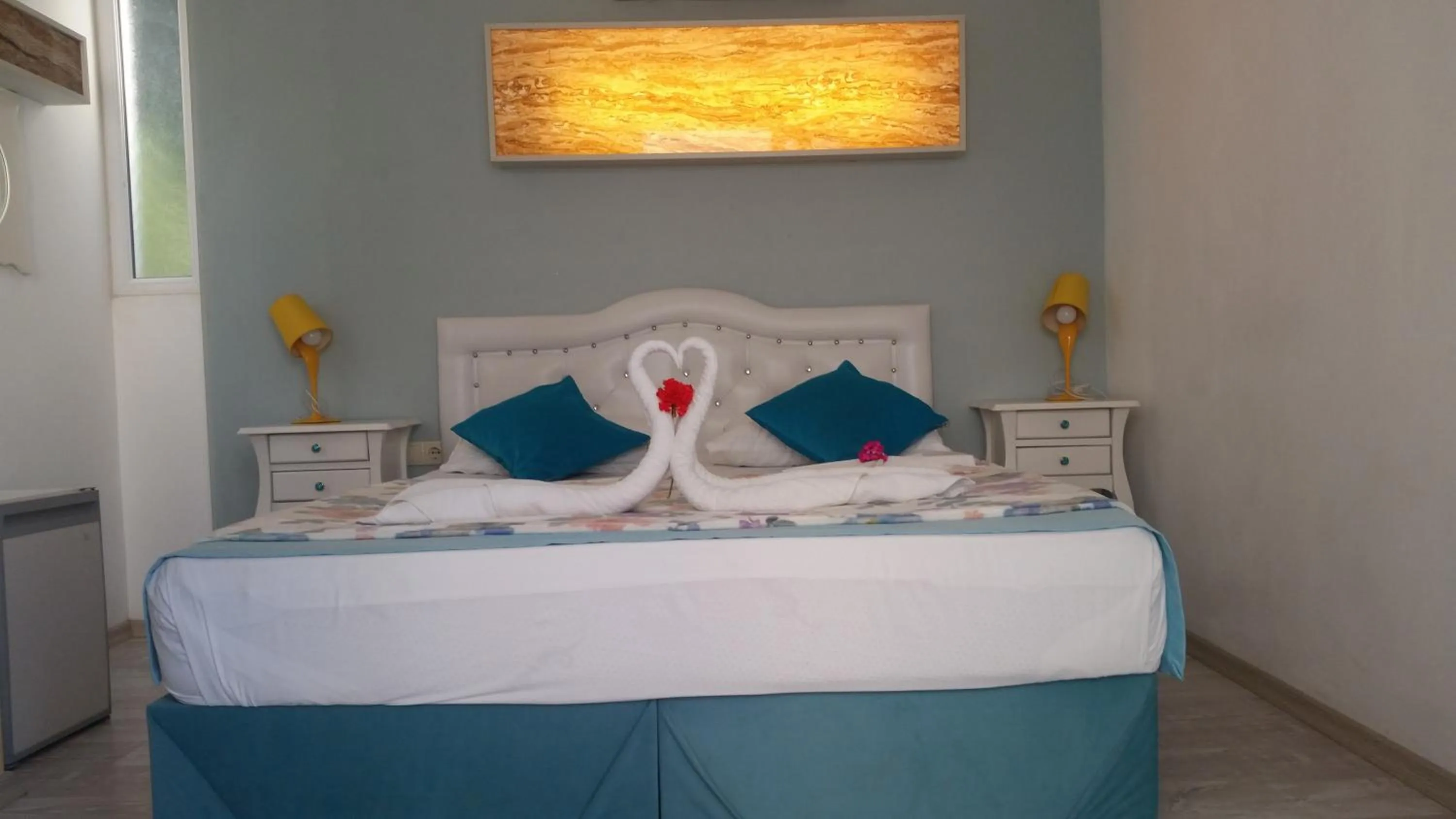 Shower, Bed in Camlikosk Apart Hotel