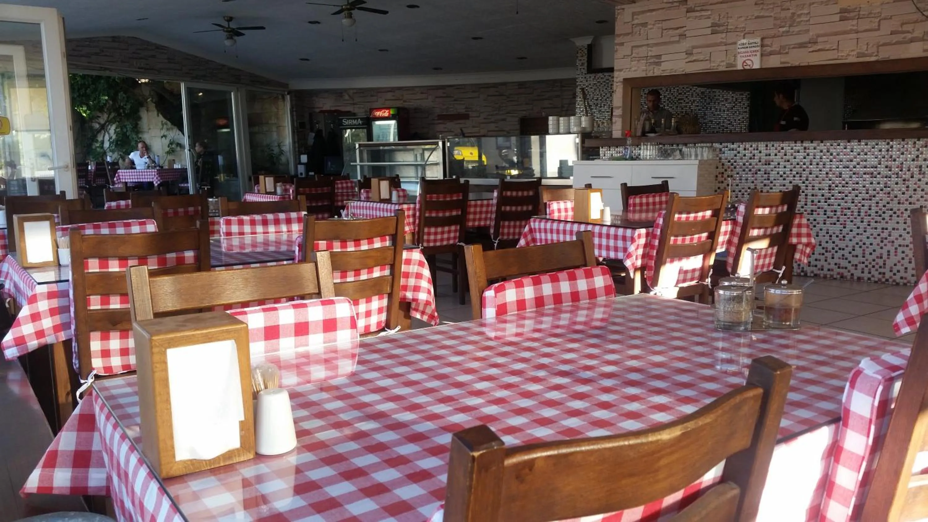 Restaurant/places to eat in Camlikosk Apart Hotel