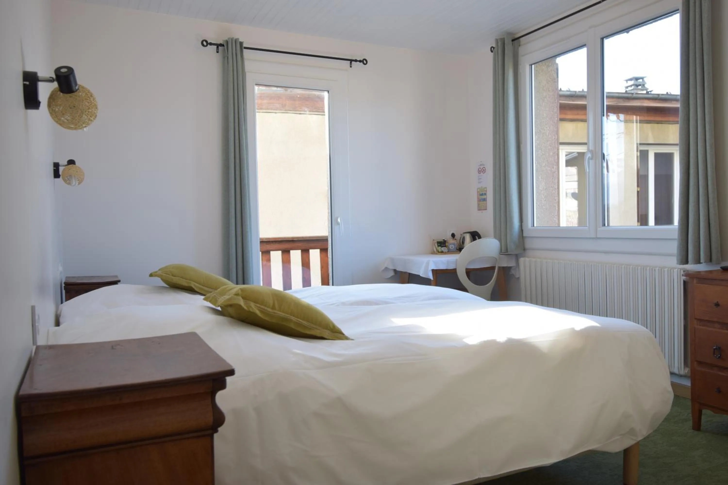 Bed in Hotel Les Chenets