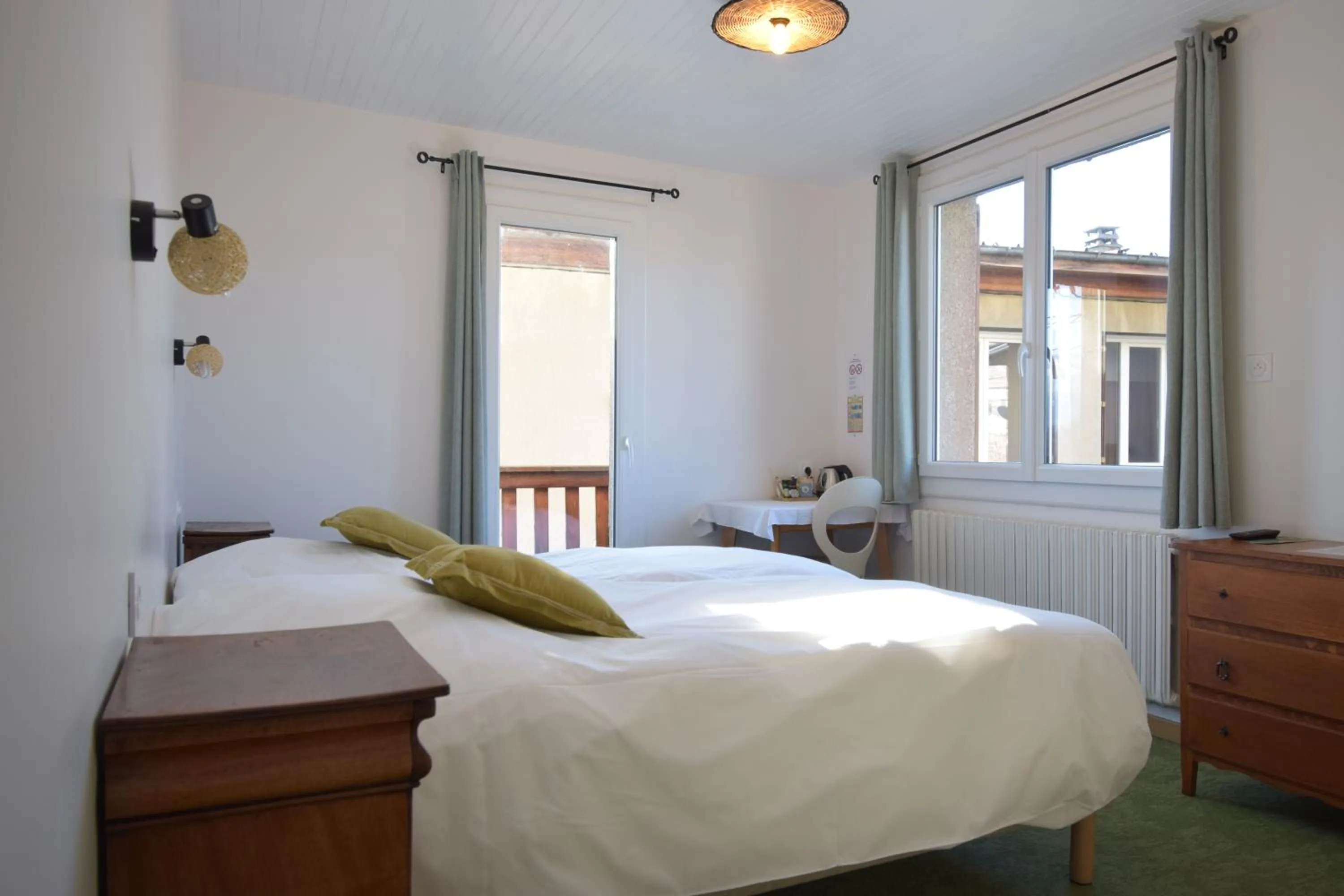 Bed in Hotel Les Chenets