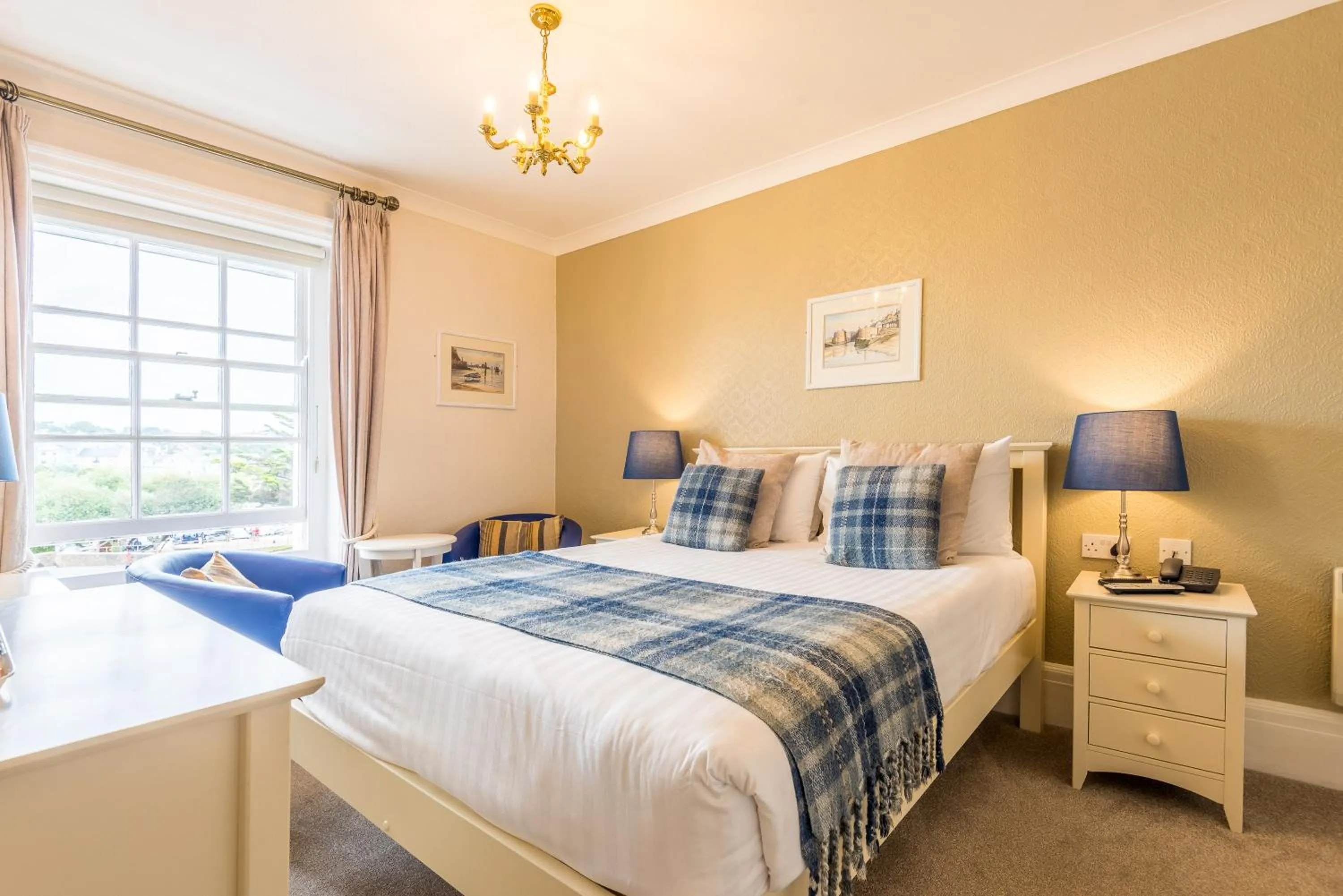 Bed in The Falcon Hotel