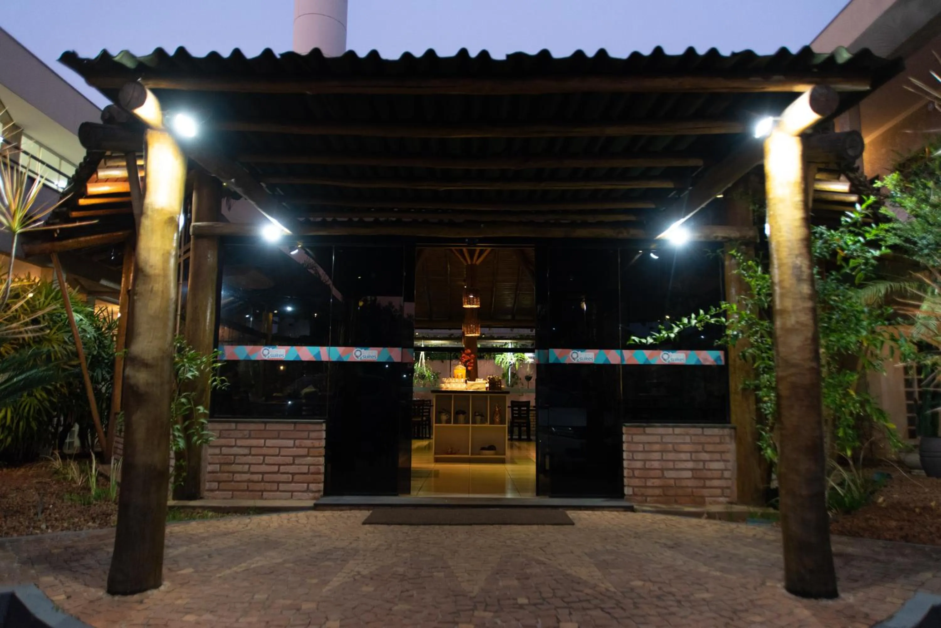 Restaurant/places to eat in Limeira Suítes