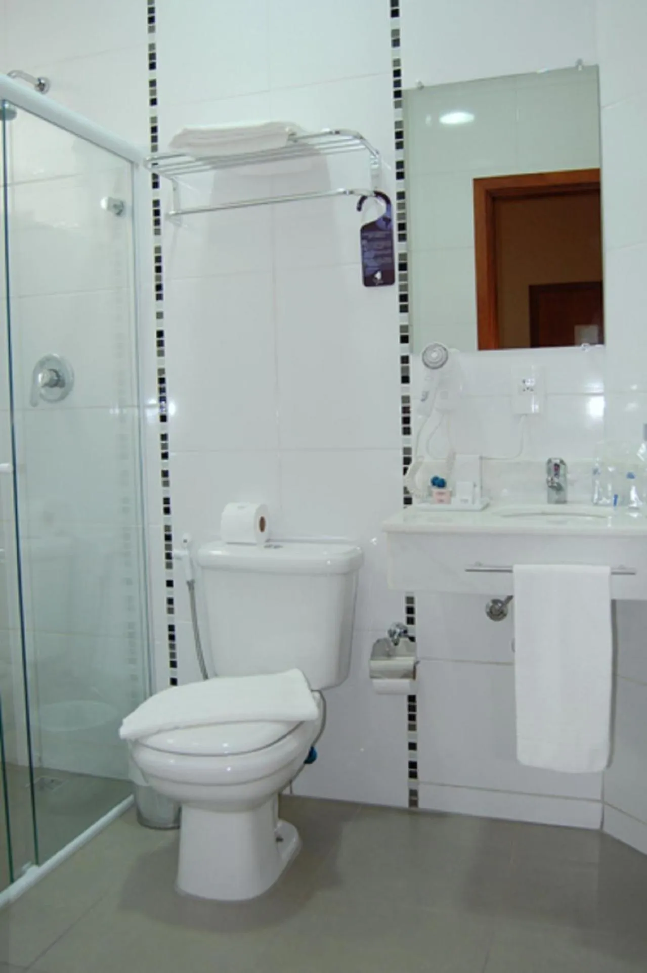 Toilet in Limeira Suítes