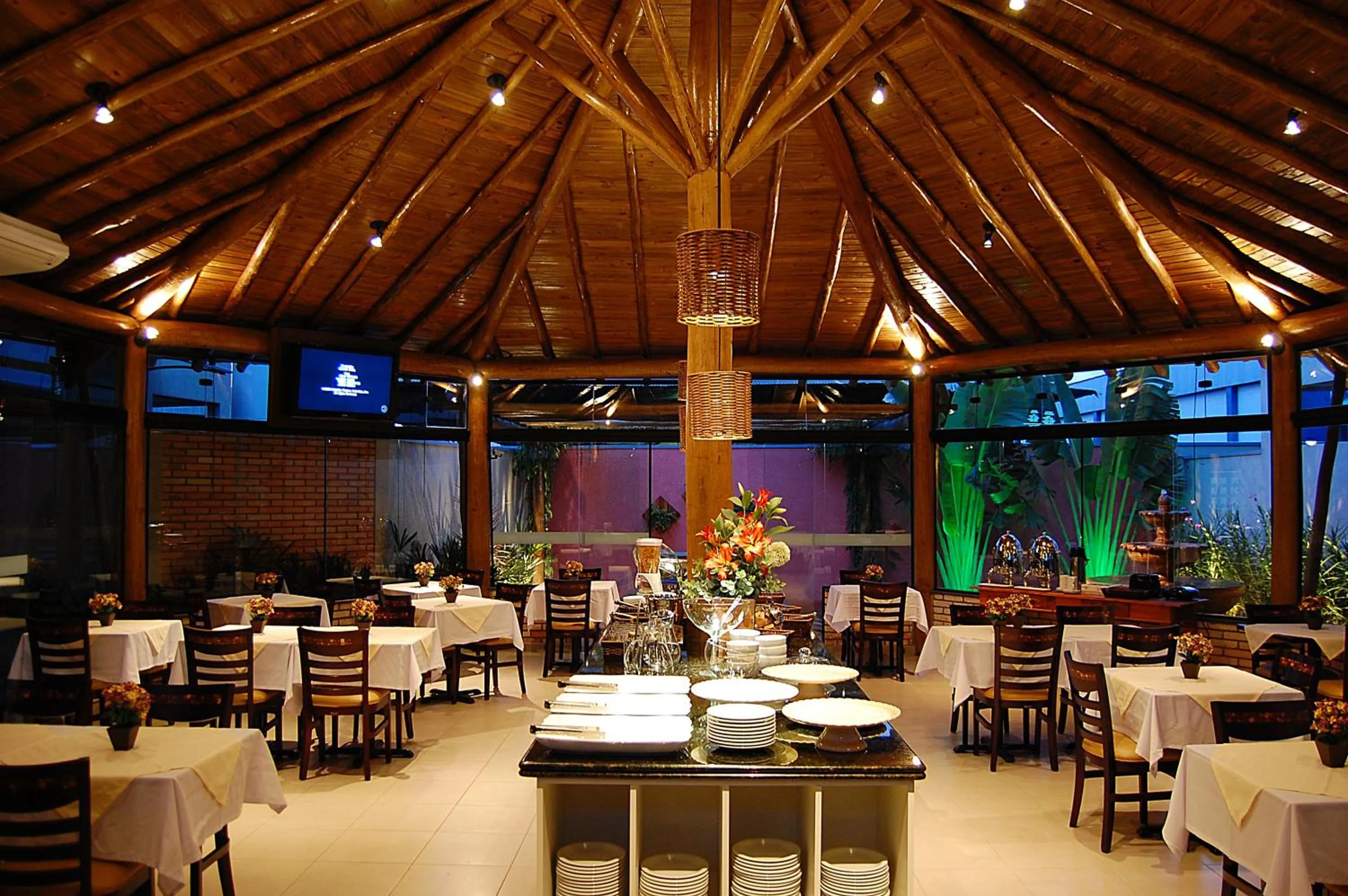 Restaurant/places to eat in Limeira Suítes