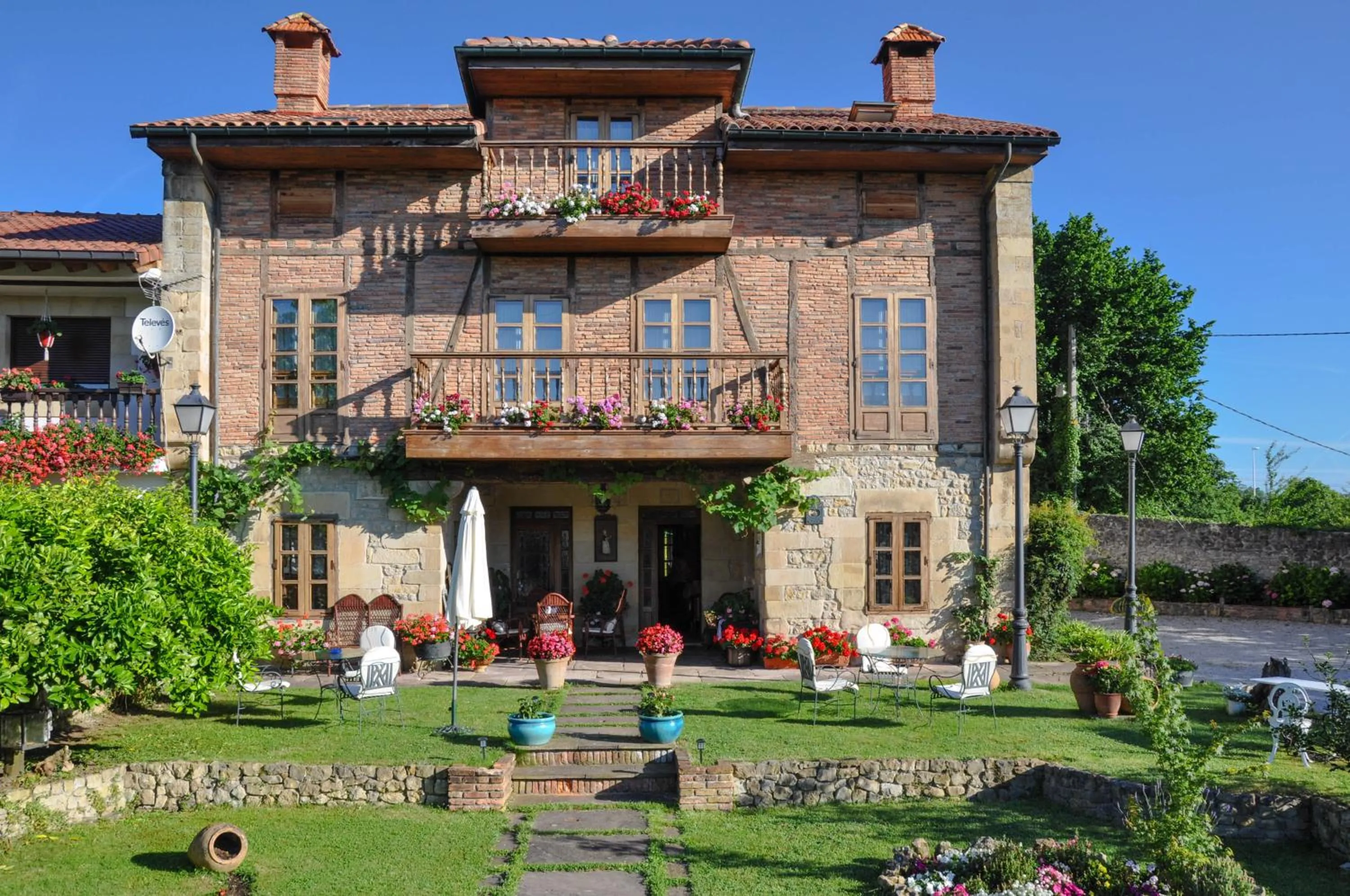 Facade/entrance in Posada La Cotía