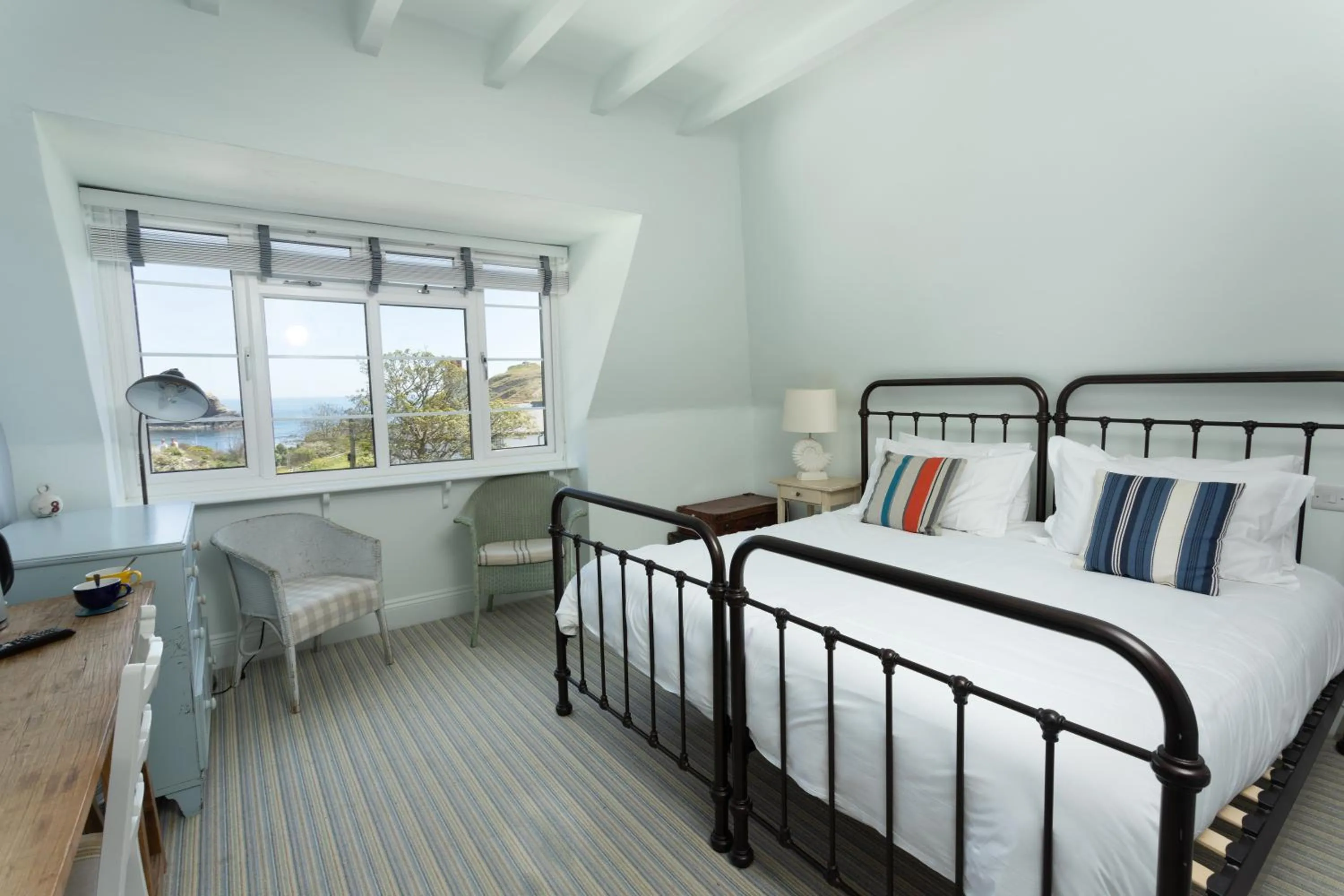 Bedroom, Bed in Lulworth Cove Inn