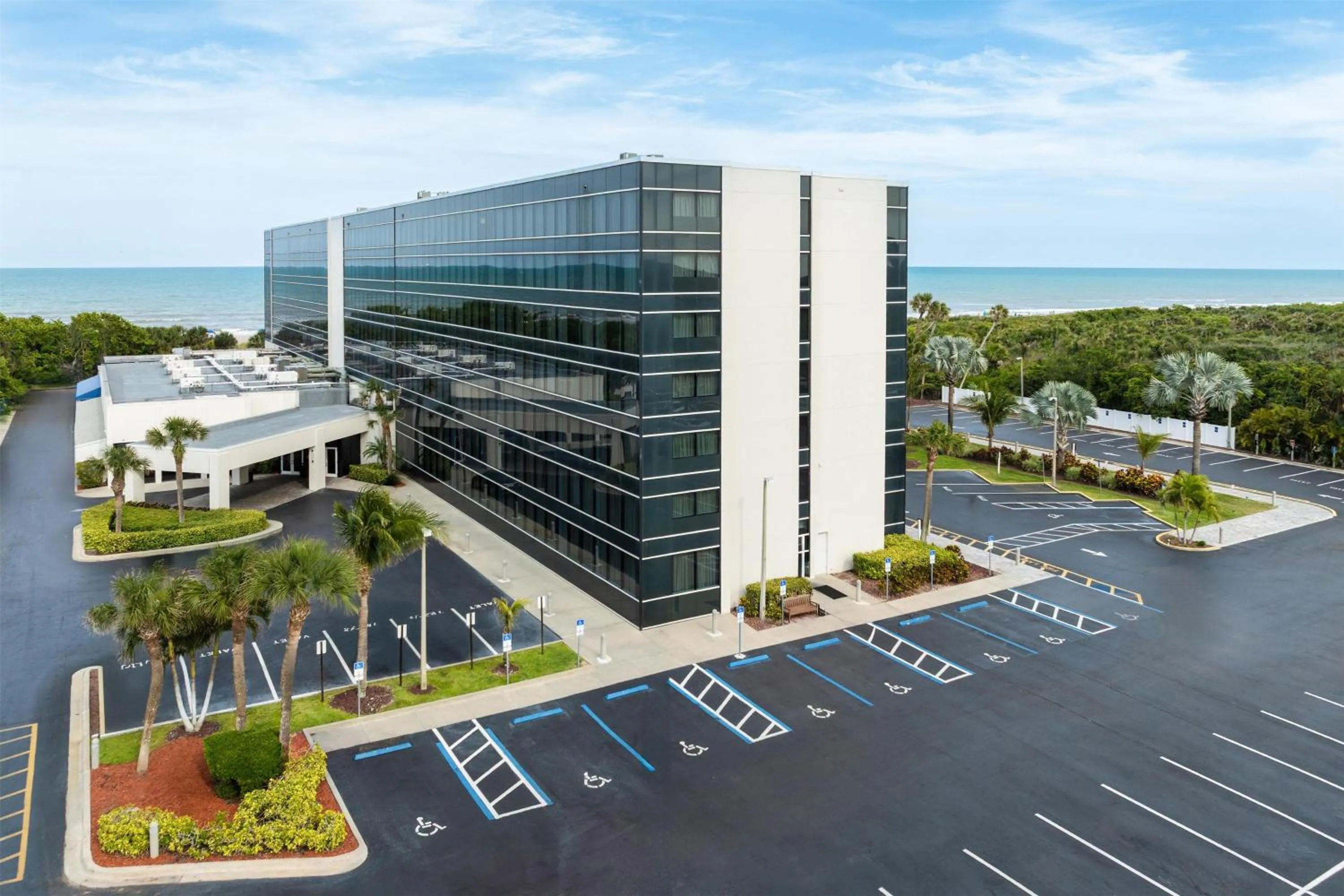 Property building in Hilton Cocoa Beach Oceanfront