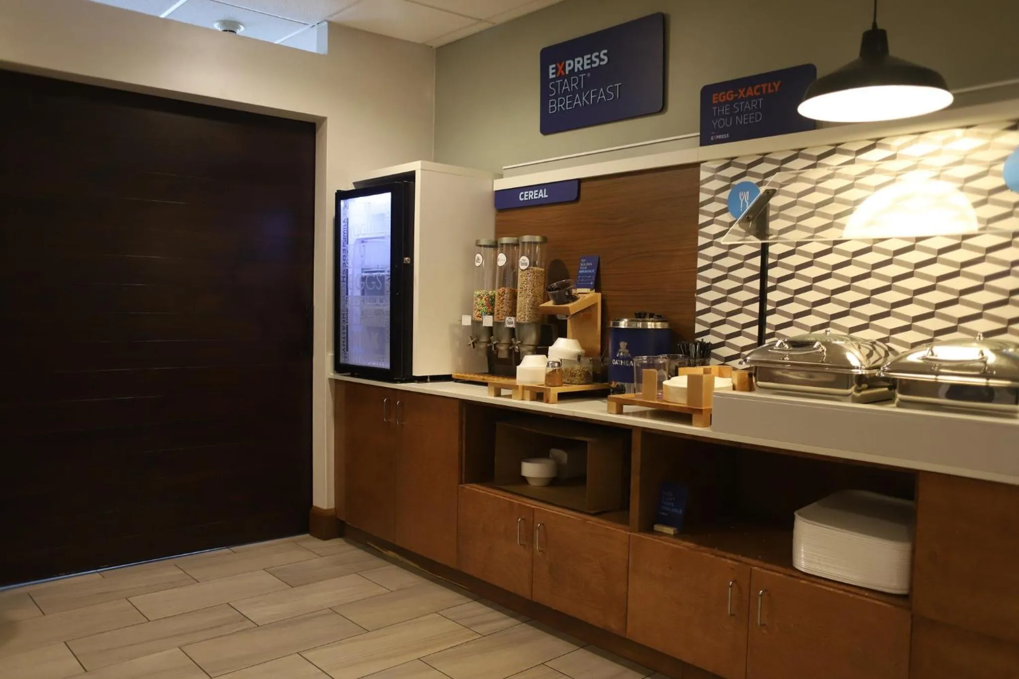 Breakfast in Holiday Inn Express & Suites Charlottesville - Ruckersville by IHG