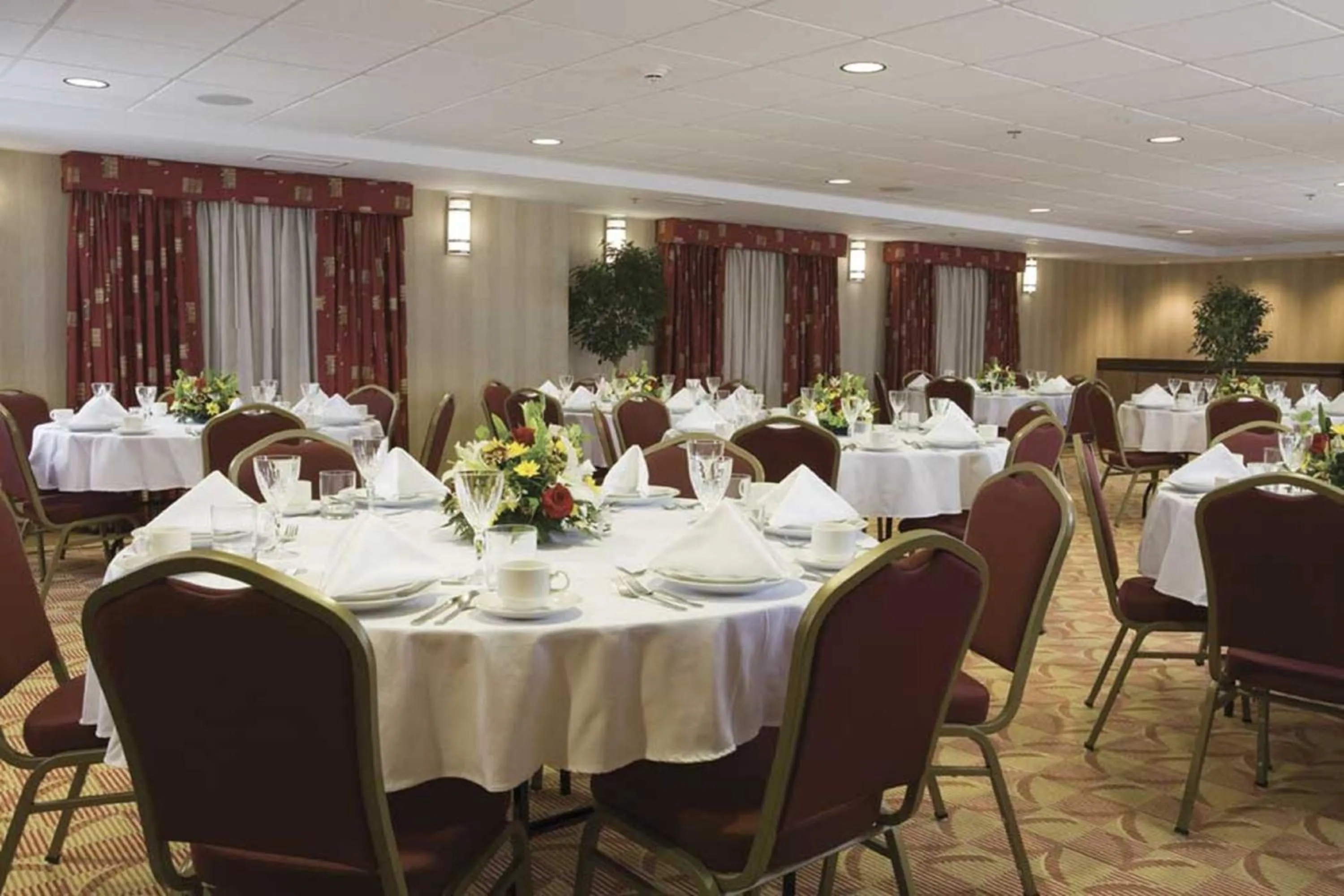 Meeting/conference room in Holiday Inn Express & Suites Charlottesville - Ruckersville by IHG