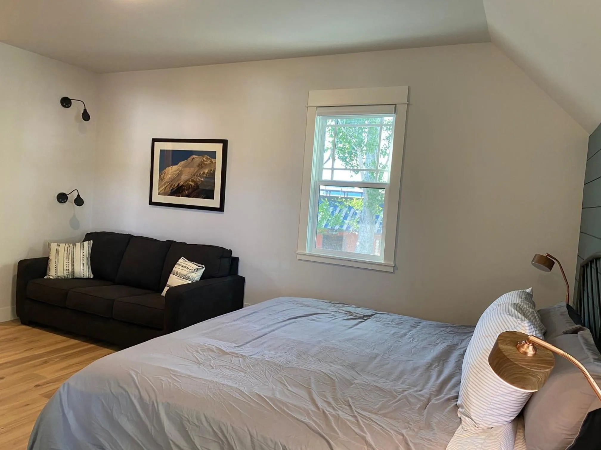 Bed in Eastside Guesthouse and Bivy