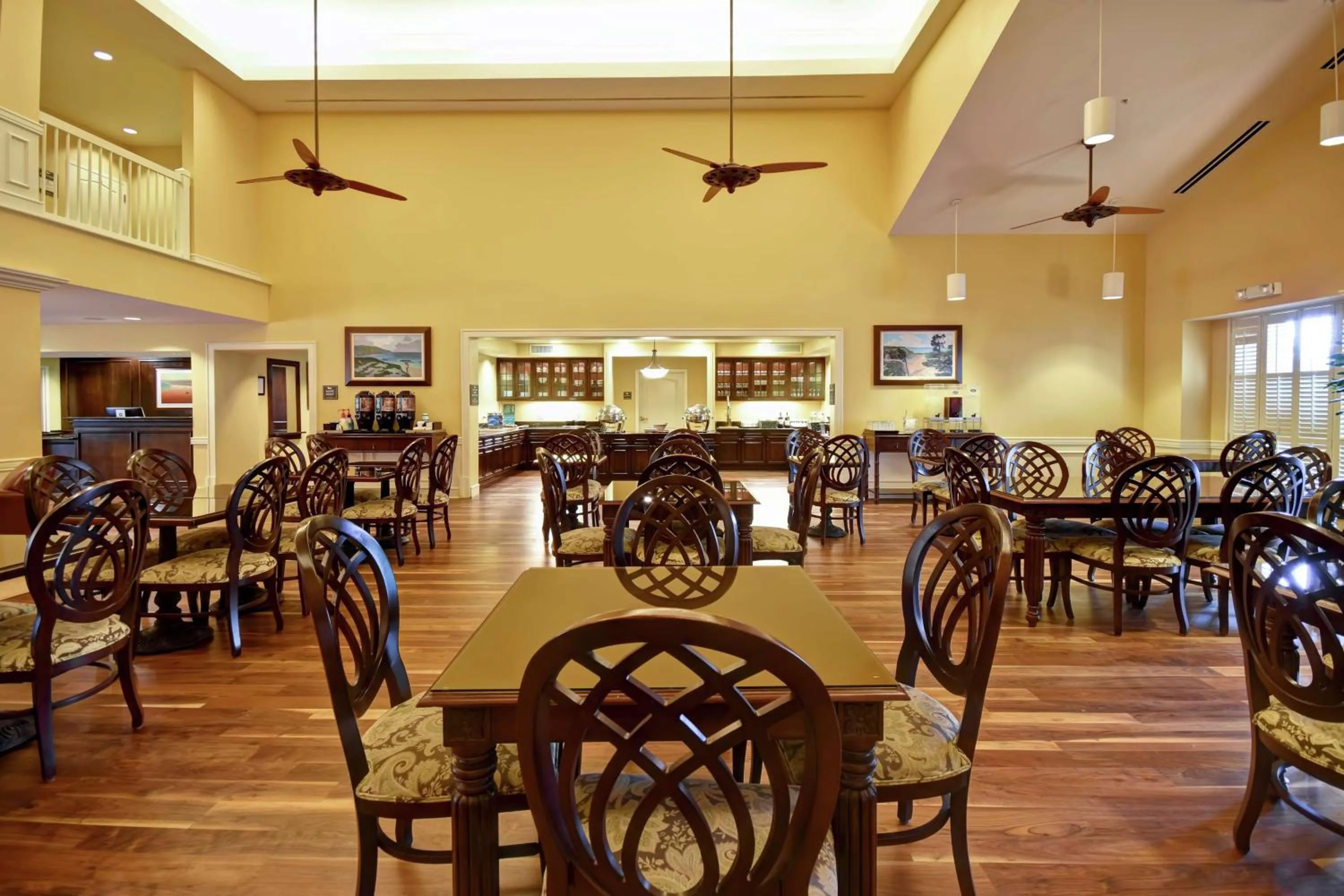 Dining area in Homewood Suites by Hilton Charleston Airport/Convention Center