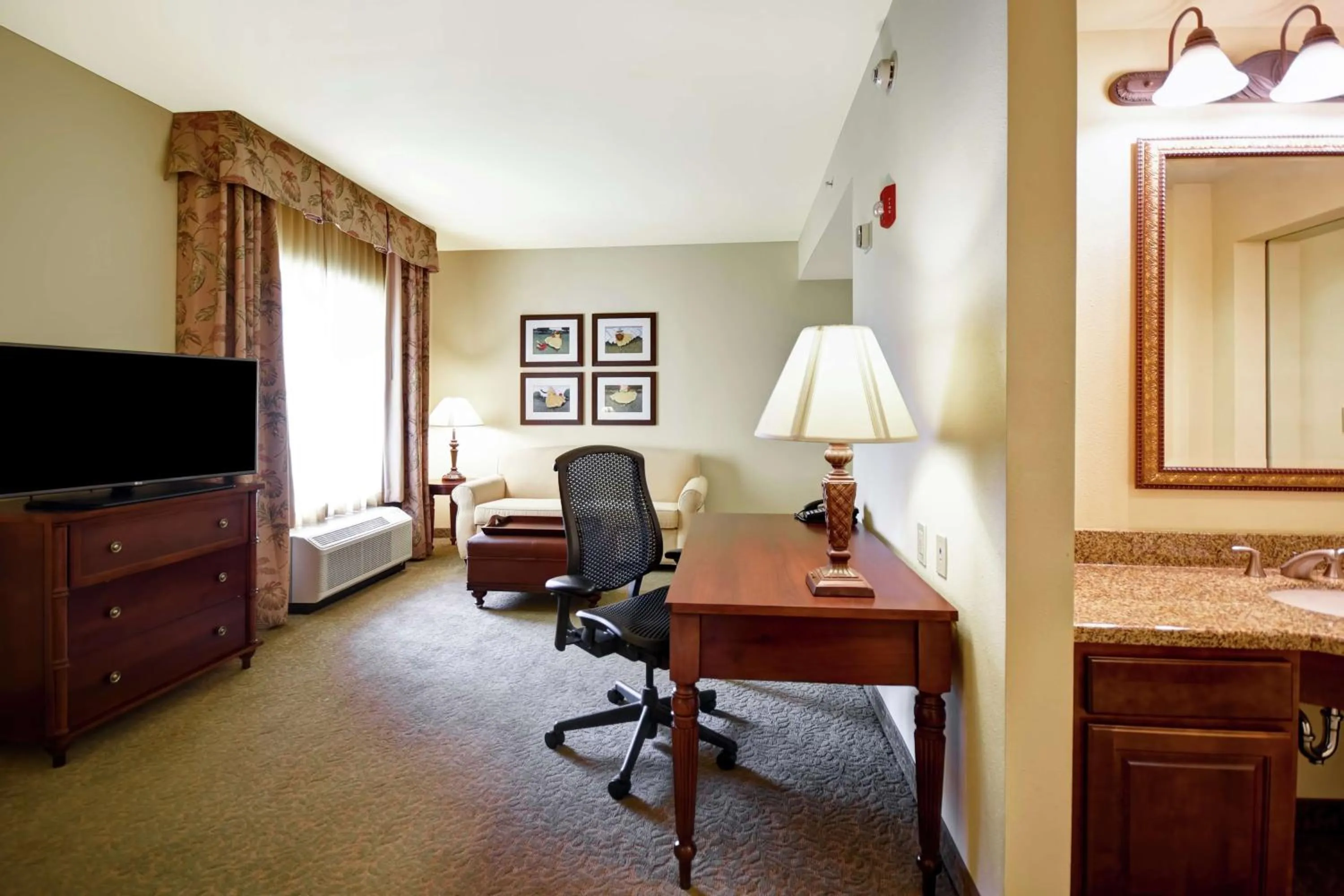 Bedroom in Homewood Suites by Hilton Charleston Airport/Convention Center