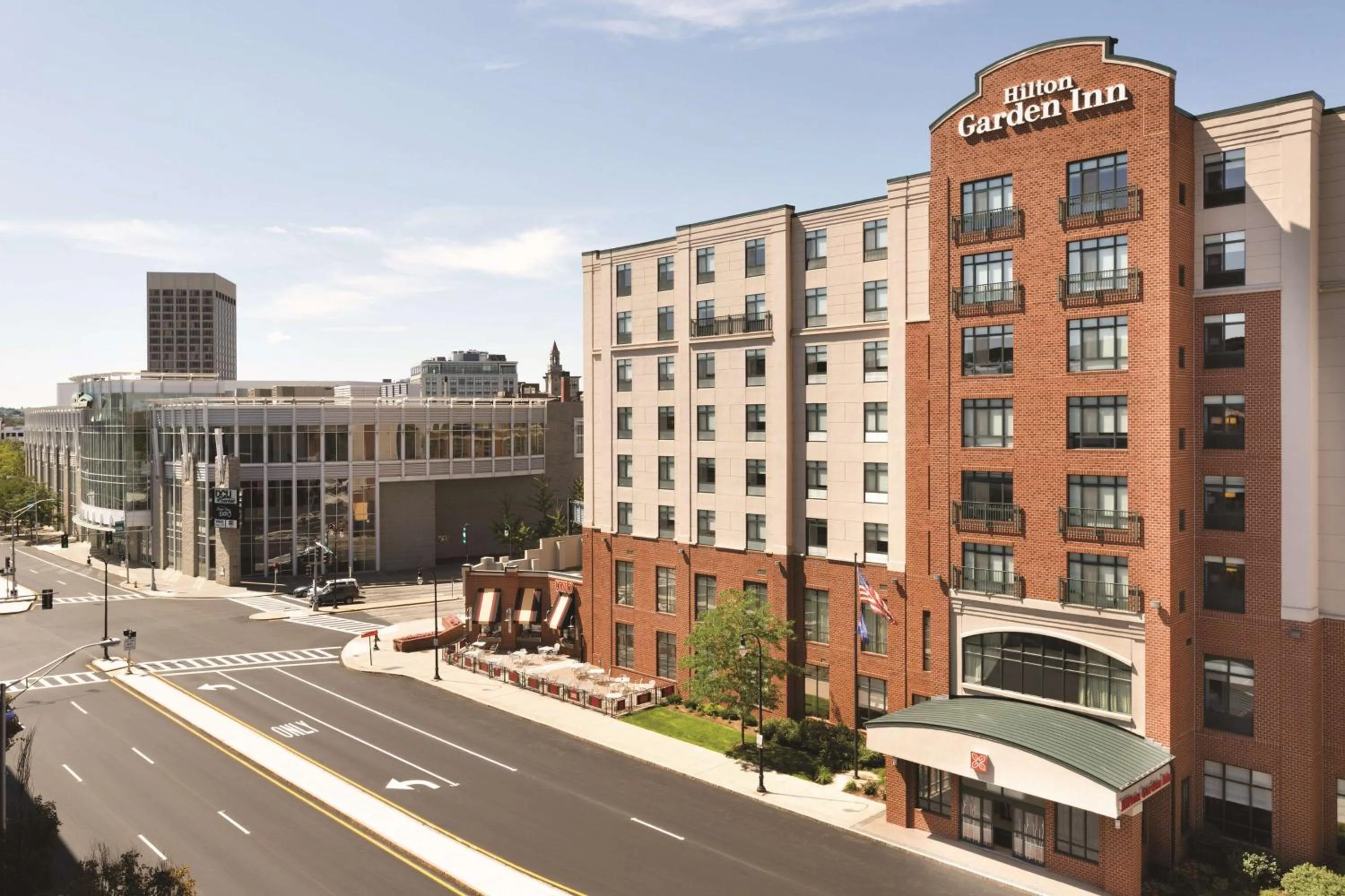 Property building in Hilton Garden Inn Worcester