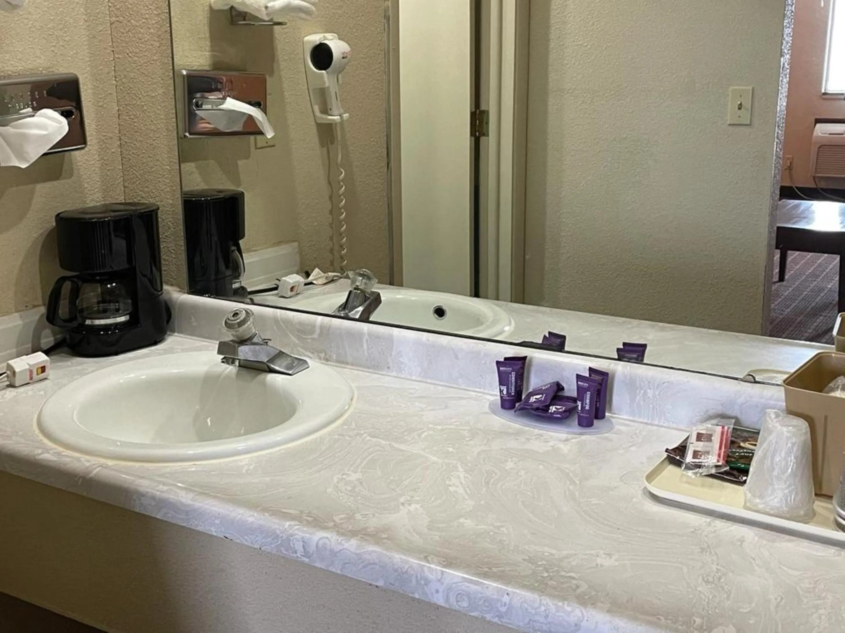 Knights Inn & Suites Emporia