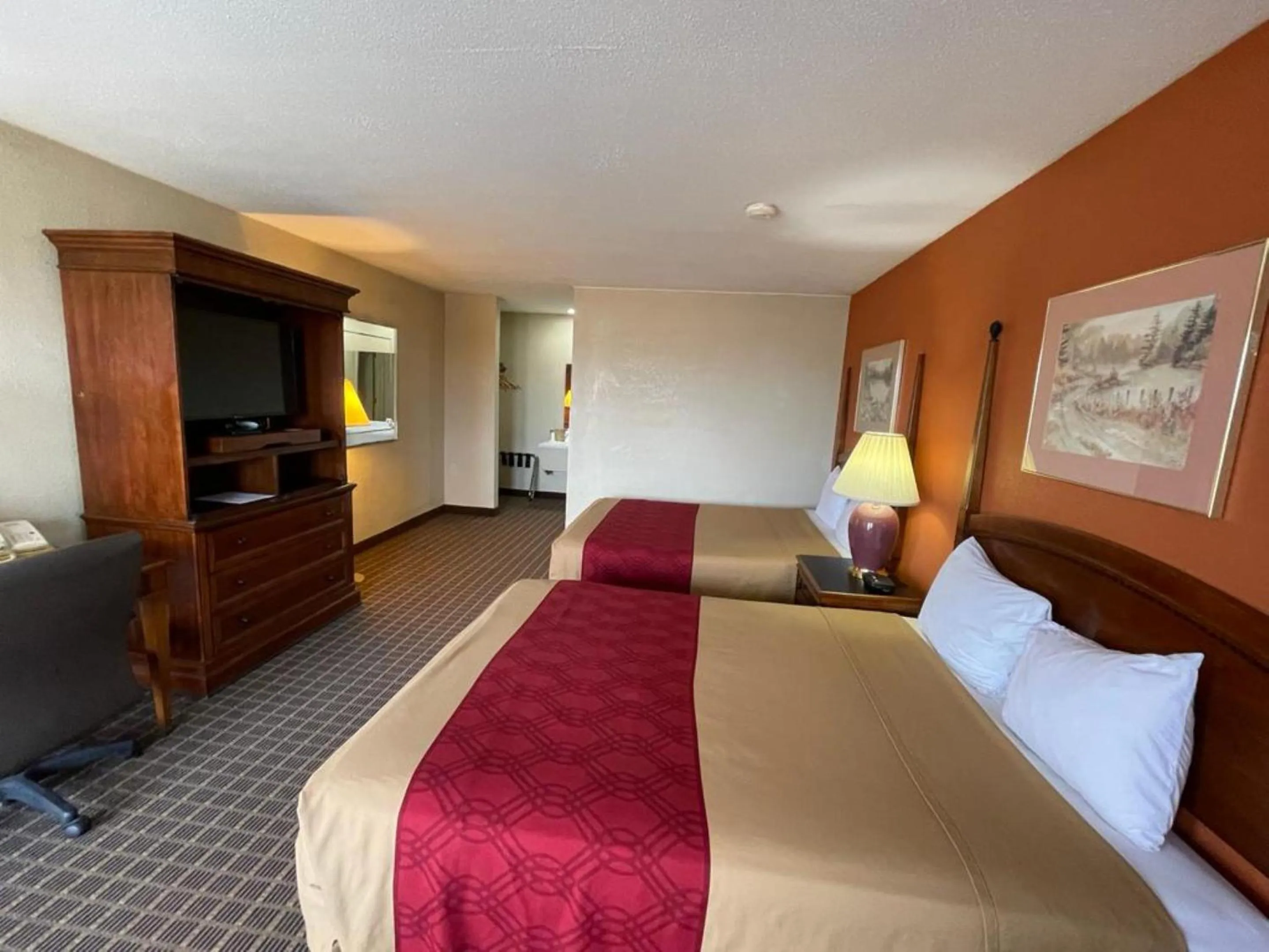 Bed in Knights Inn & Suites Emporia