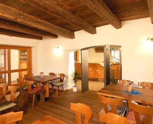 Restaurant/places to eat in Gasthof Zur Sonne