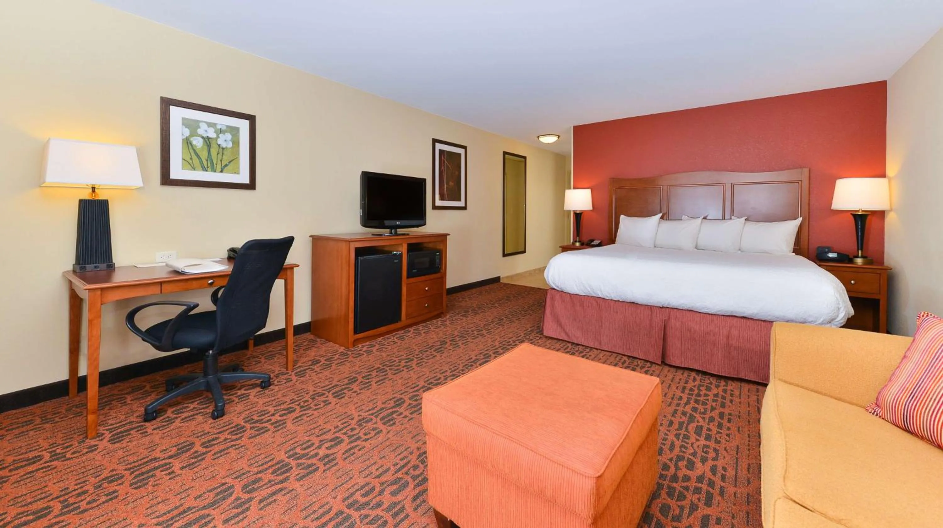 Bedroom, Bed in Hampton Inn Clinton