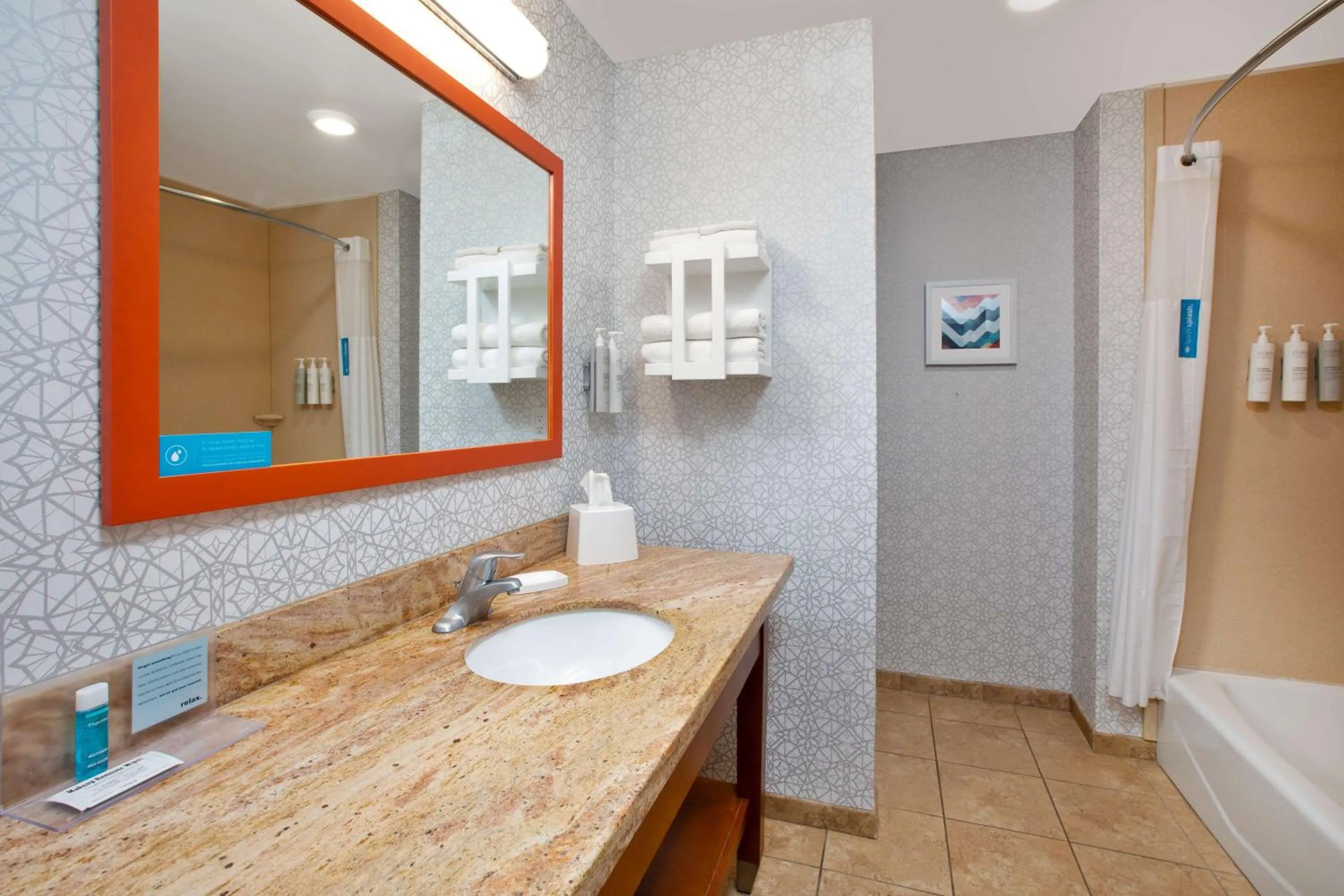 Bathroom in Hampton Inn Clinton