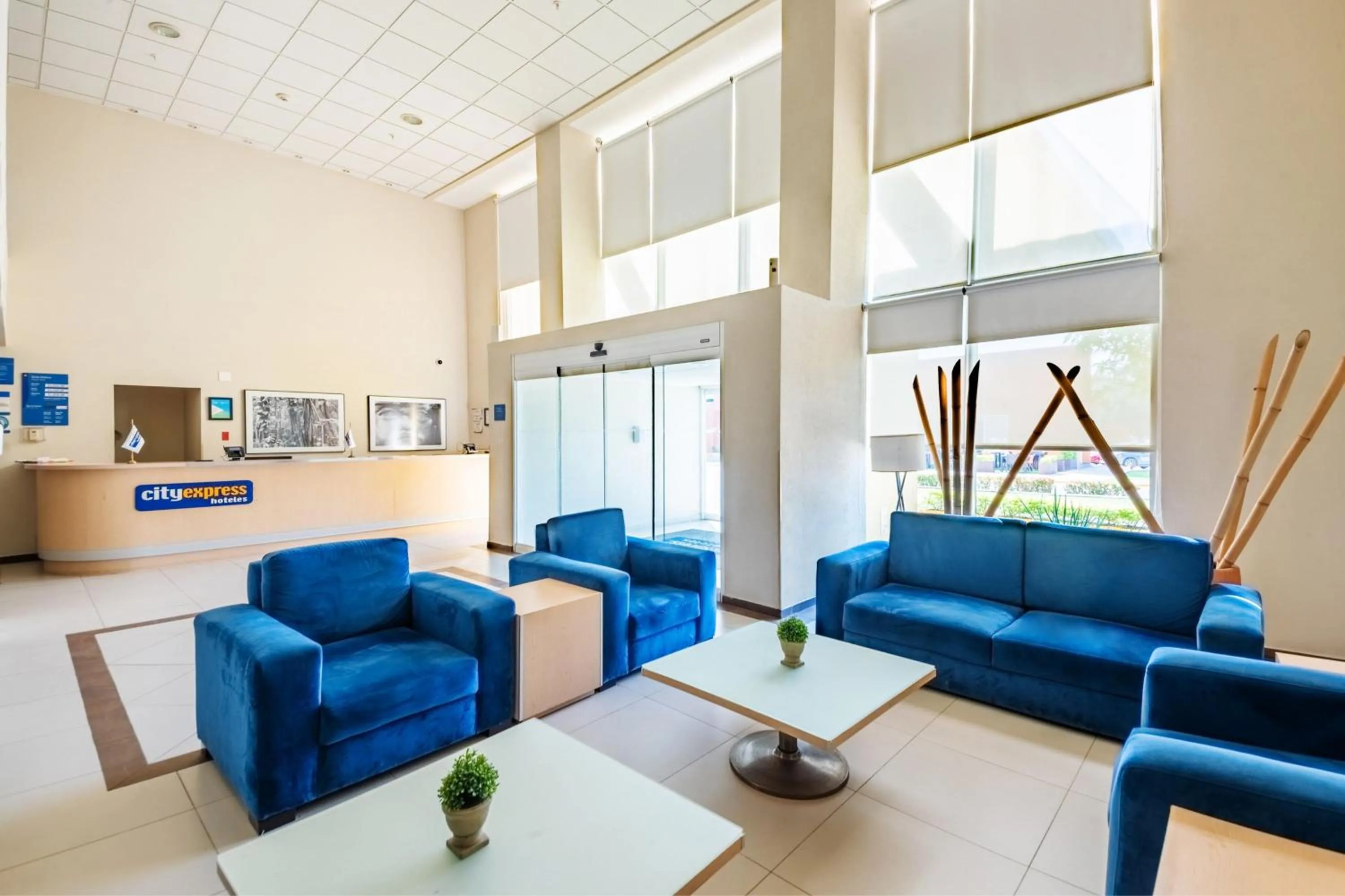 Lobby or reception in City Express by Marriott Villahermosa