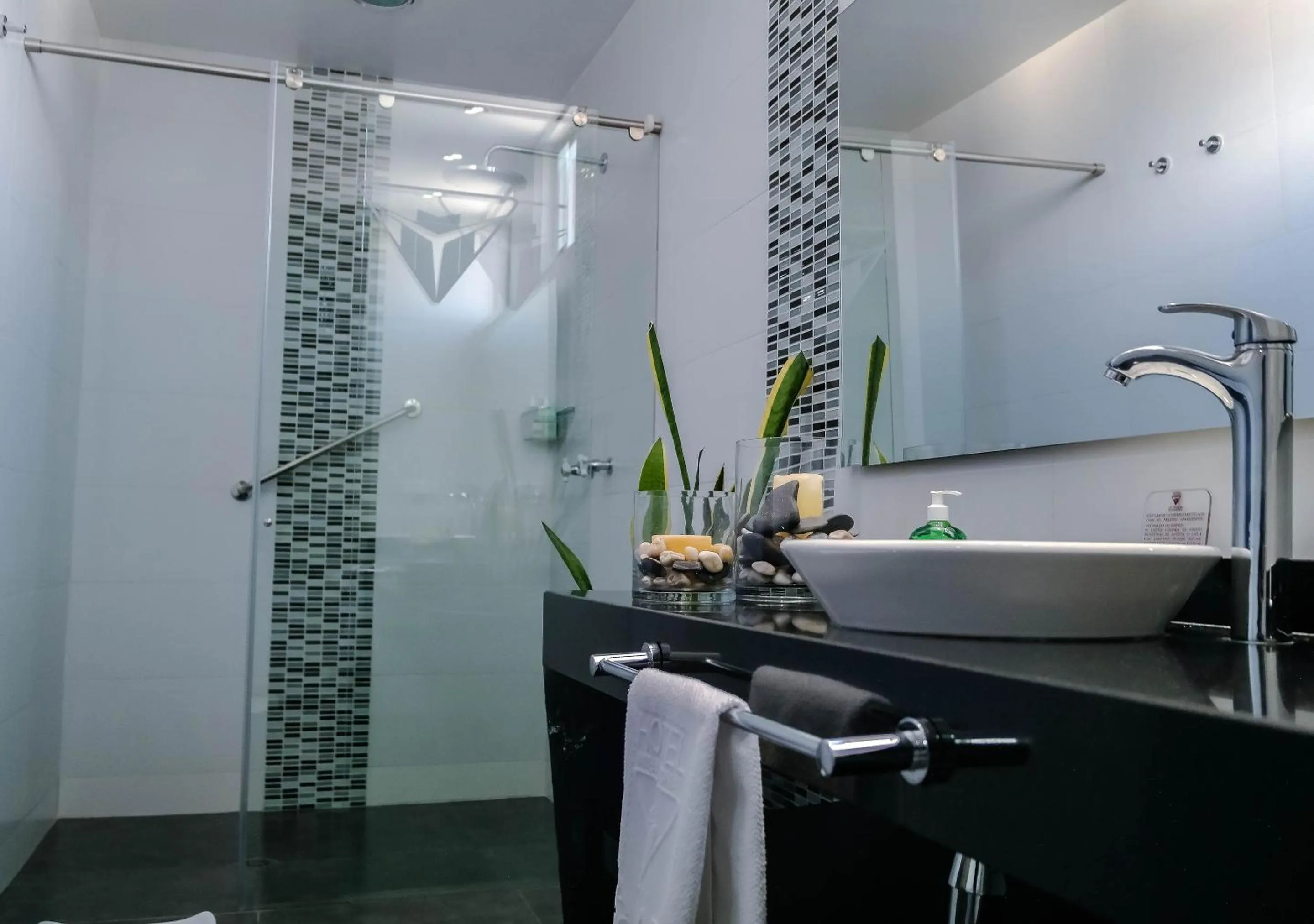 Bathroom in Hotel Internacional La Triada