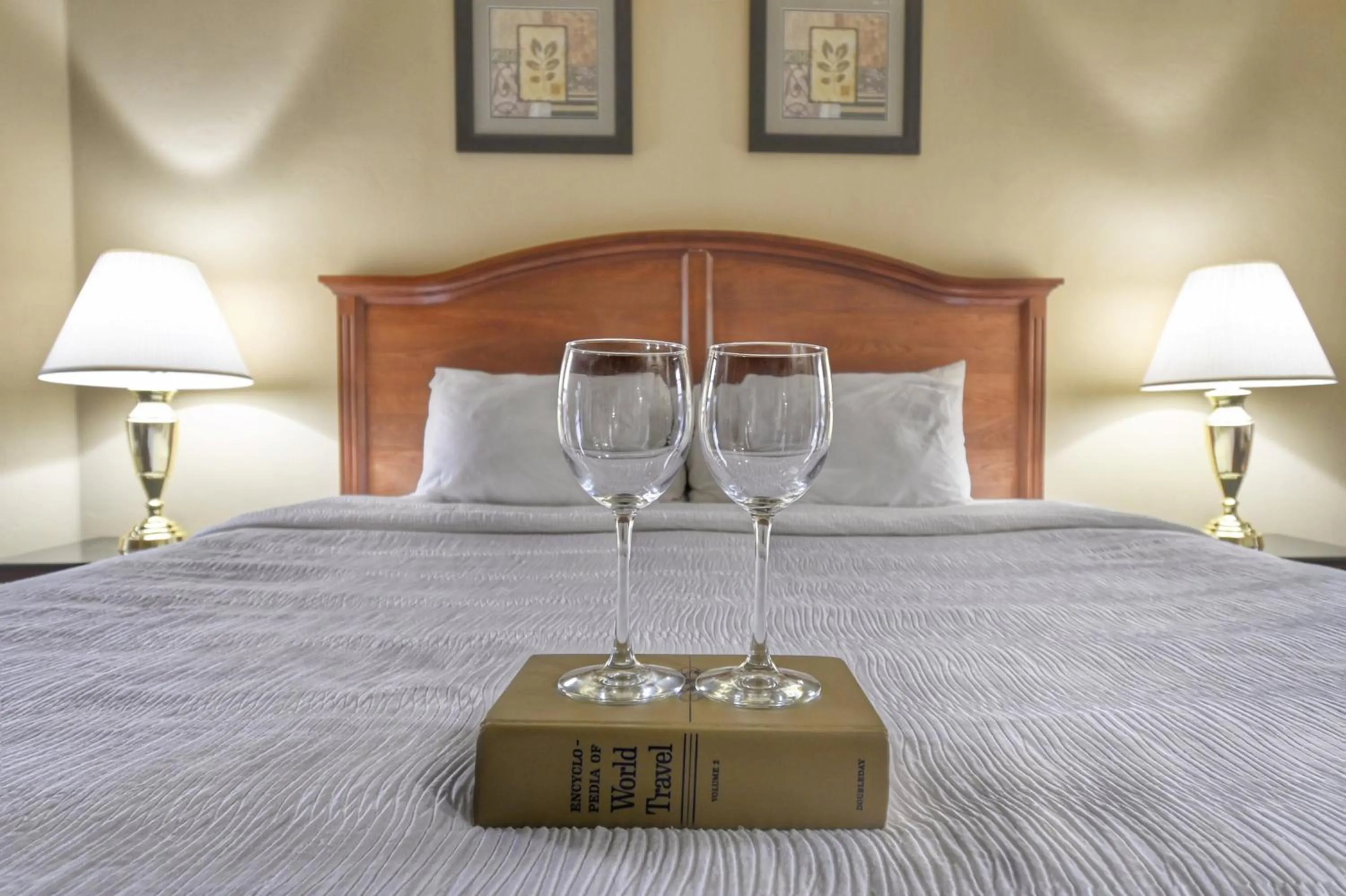 Bed in Four Seasons Island Resort