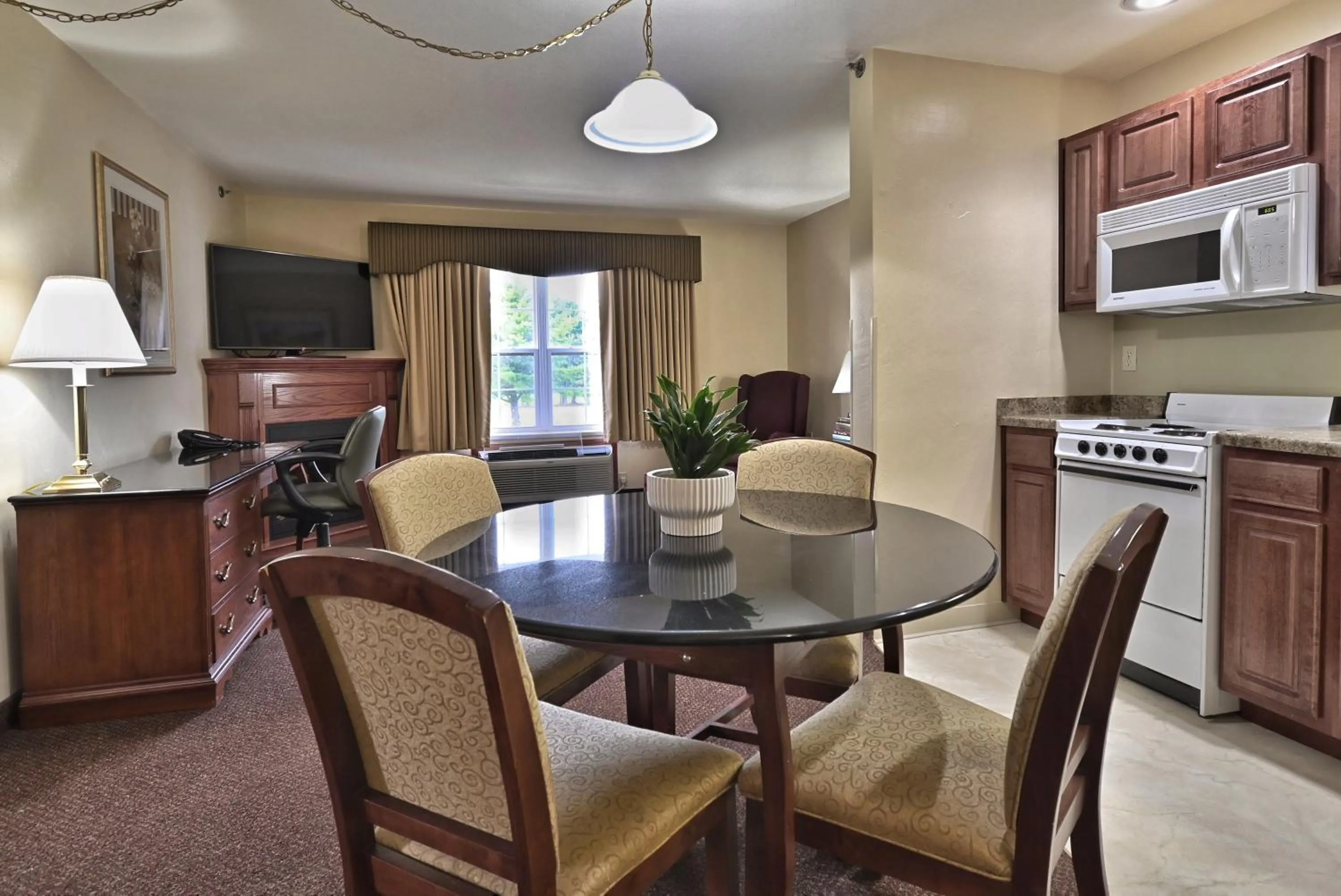 Kitchen or kitchenette in Four Seasons Island Resort
