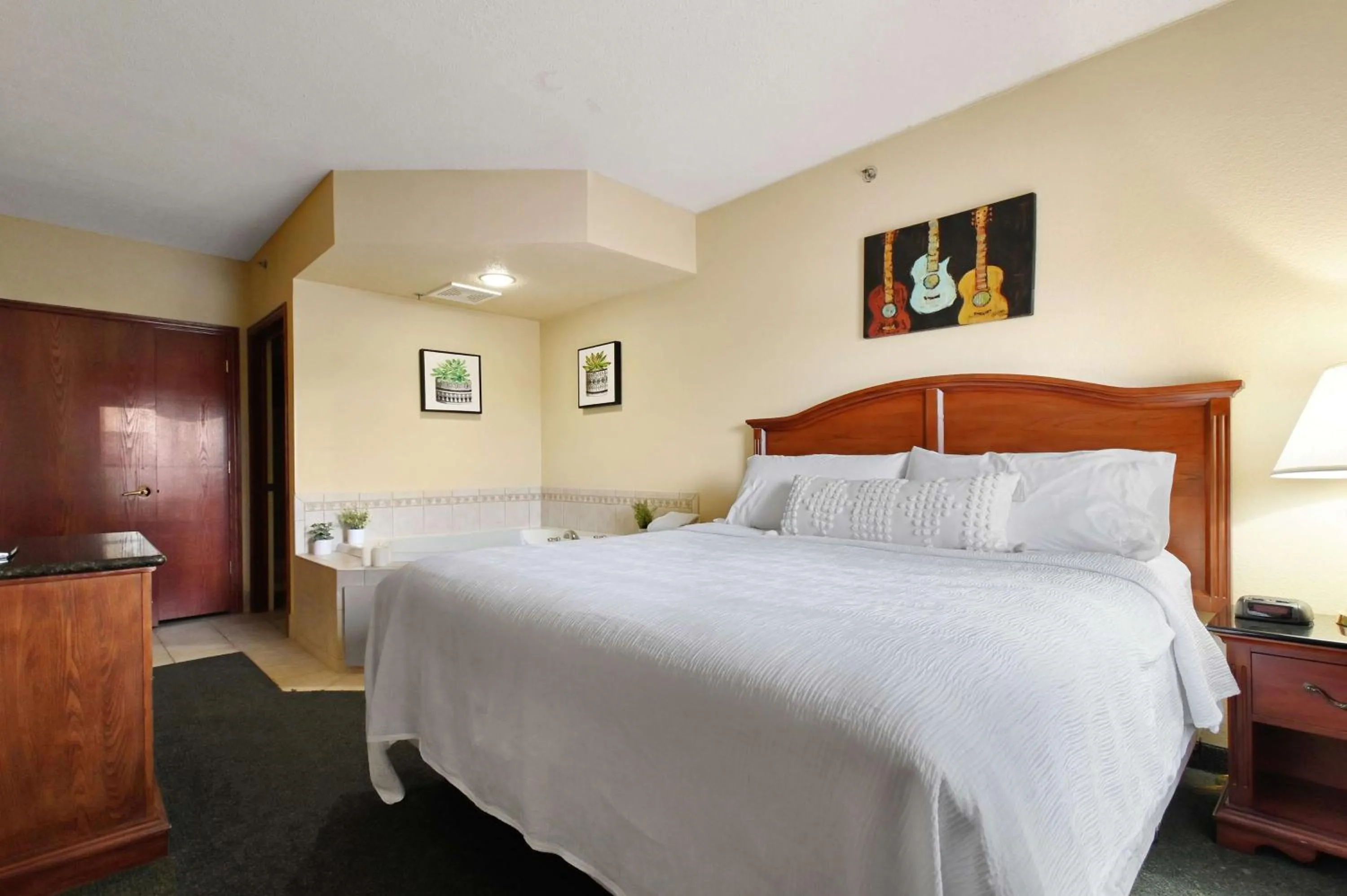 Bedroom in Four Seasons Island Resort