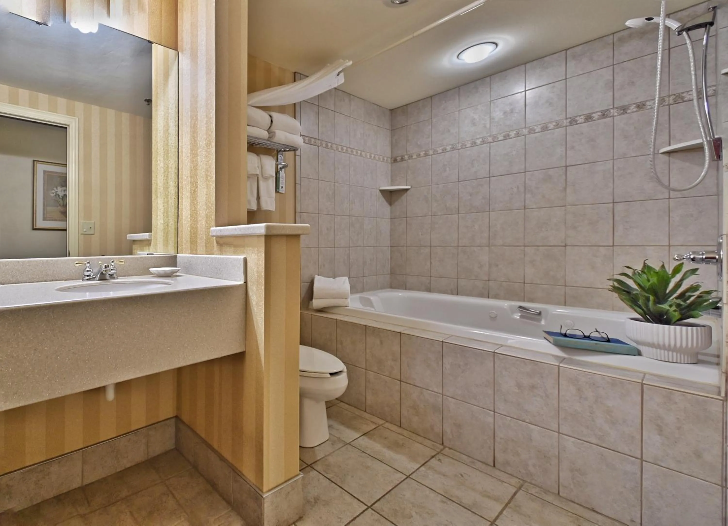 Bathroom in Four Seasons Island Resort