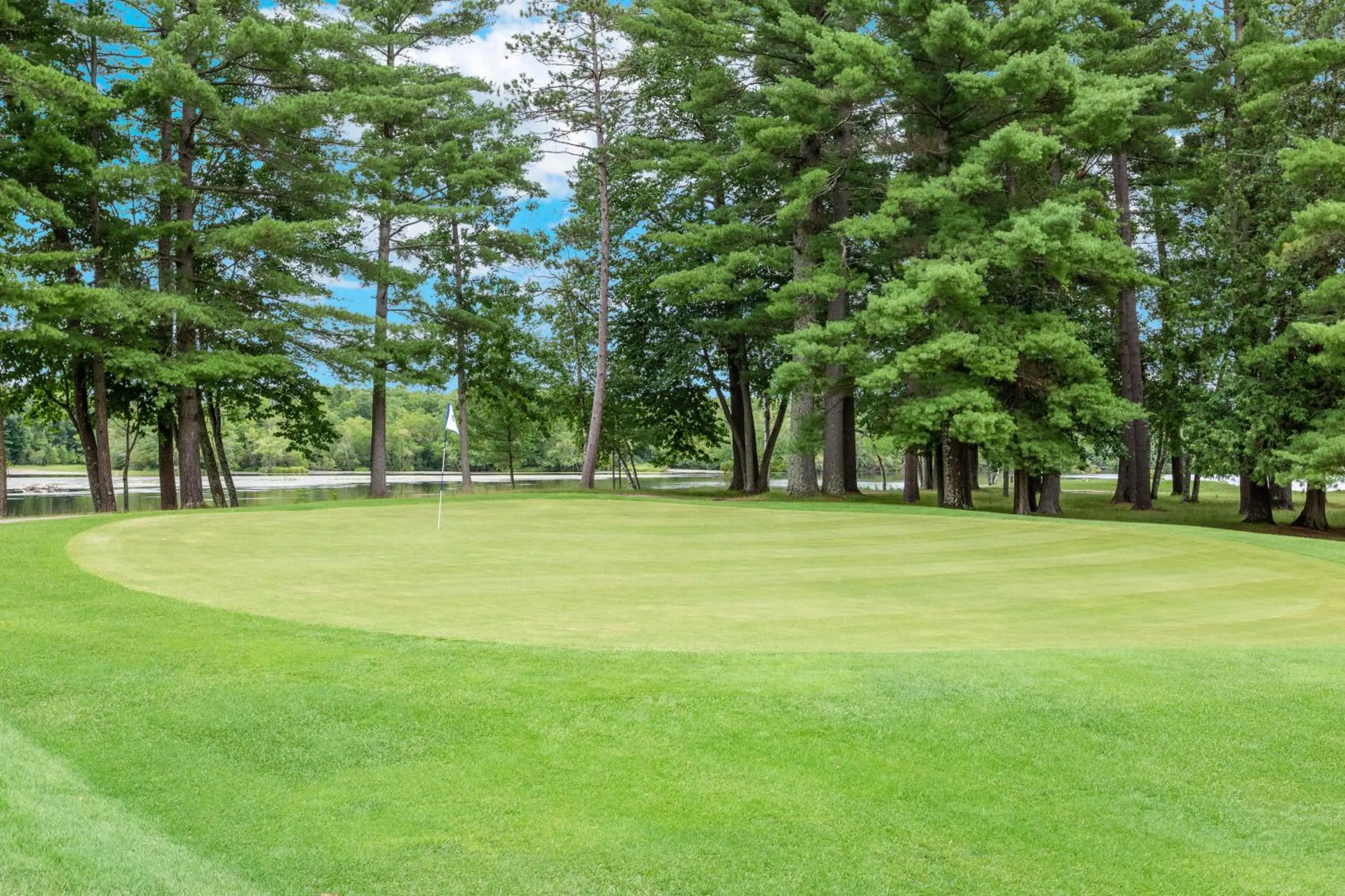 Golfcourse in Four Seasons Island Resort