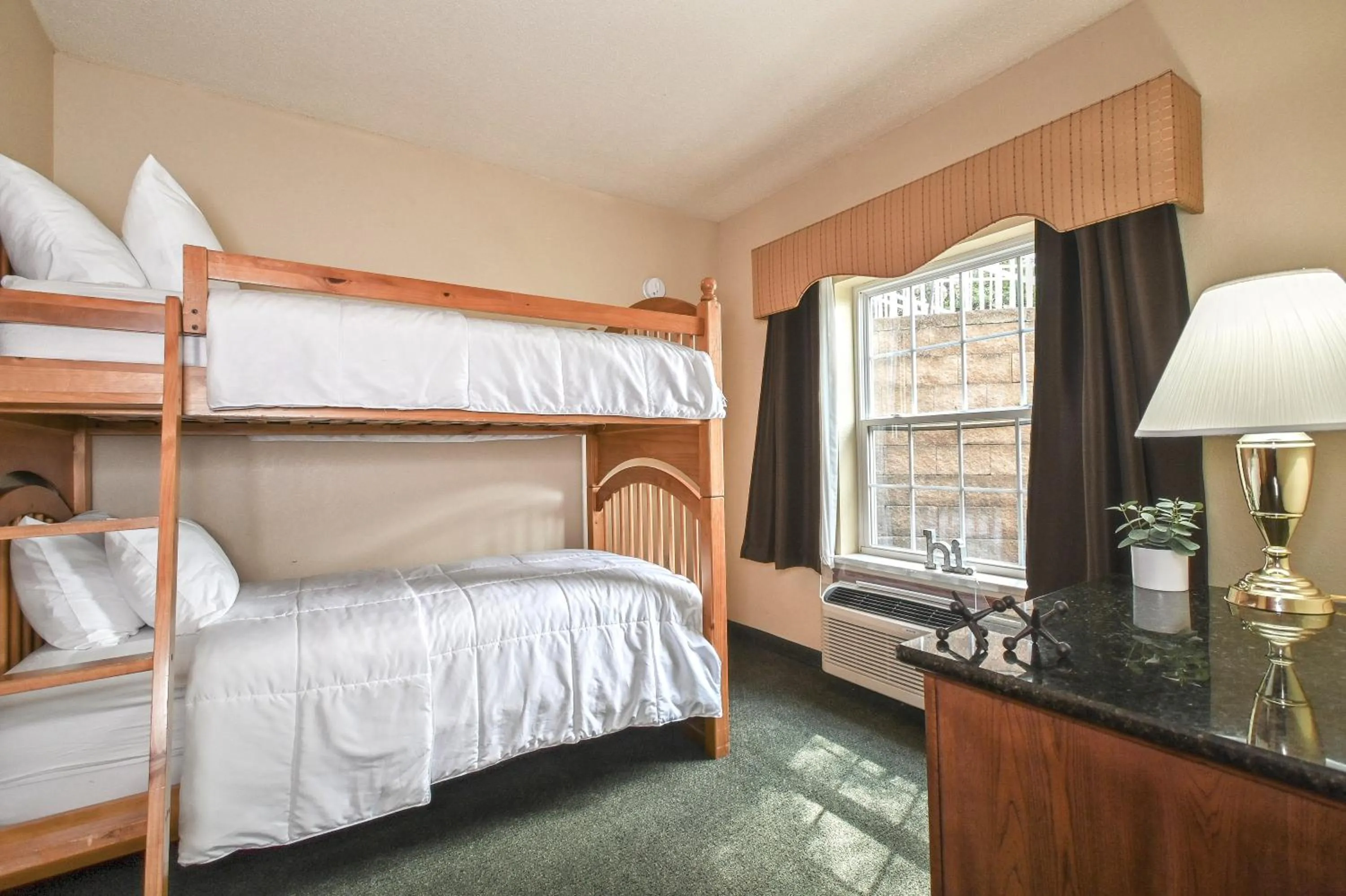 Bed in Four Seasons Island Resort