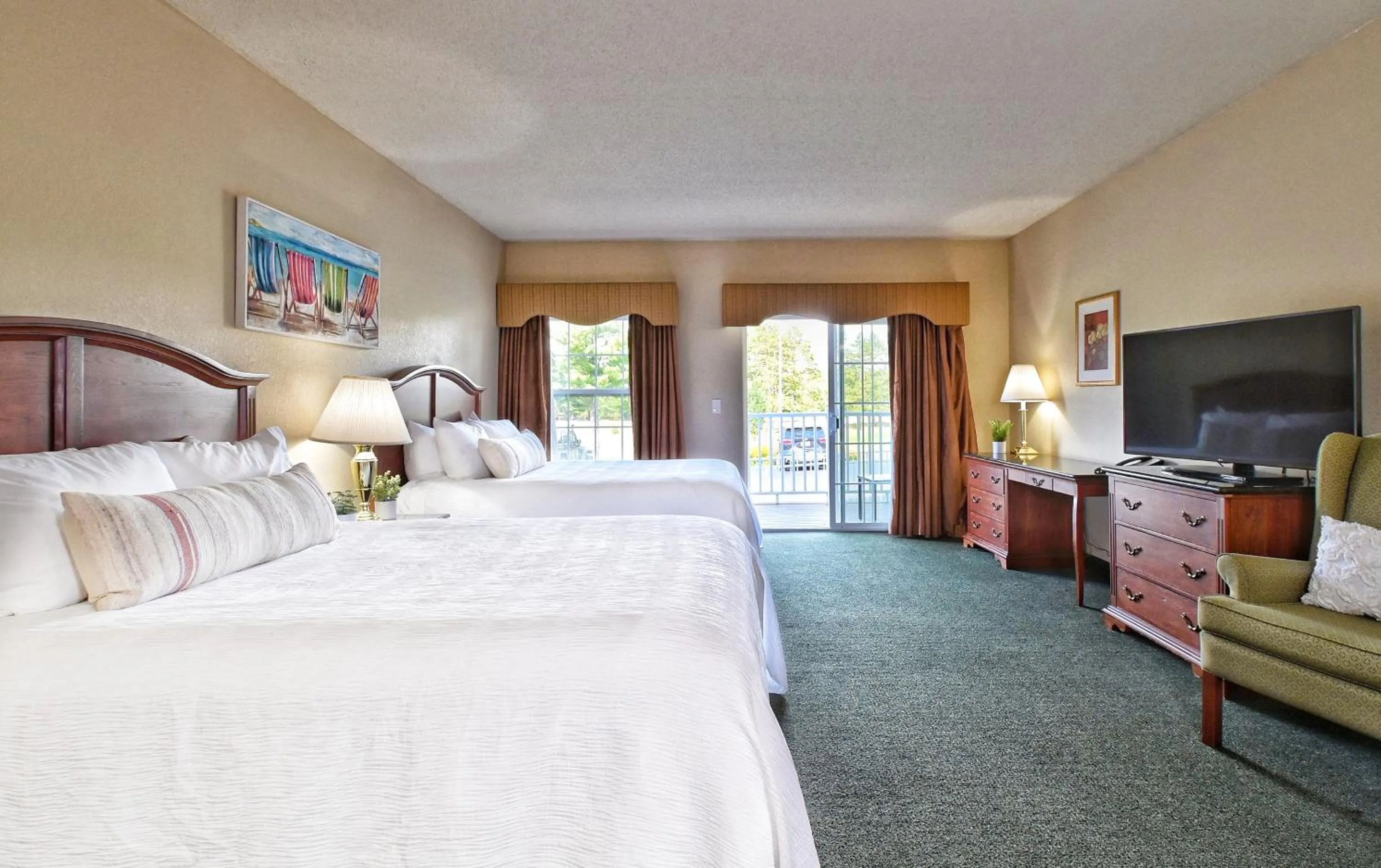 Photo of the whole room in Four Seasons Island Resort