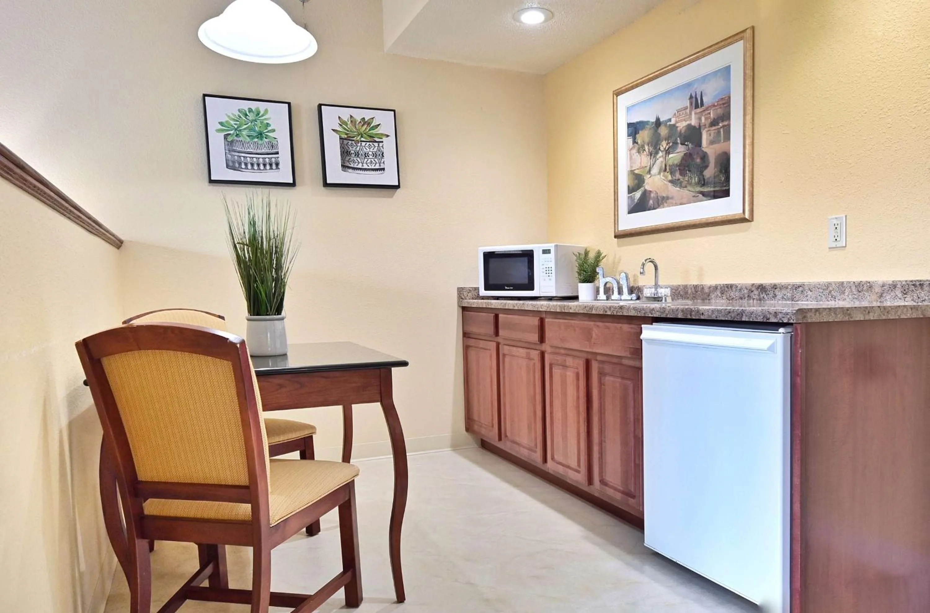 Kitchen or kitchenette in Four Seasons Island Resort