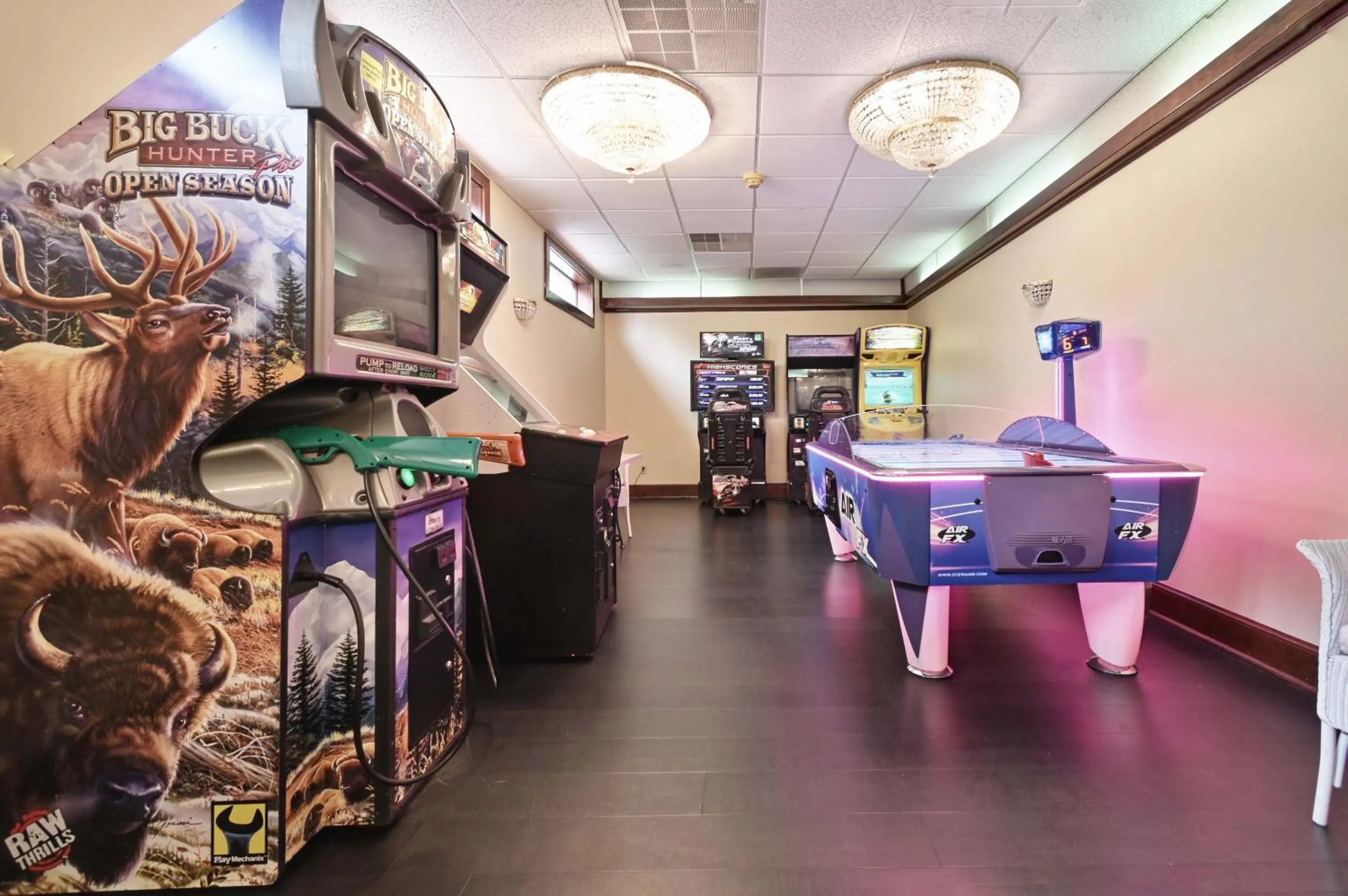 Game Room in Four Seasons Island Resort