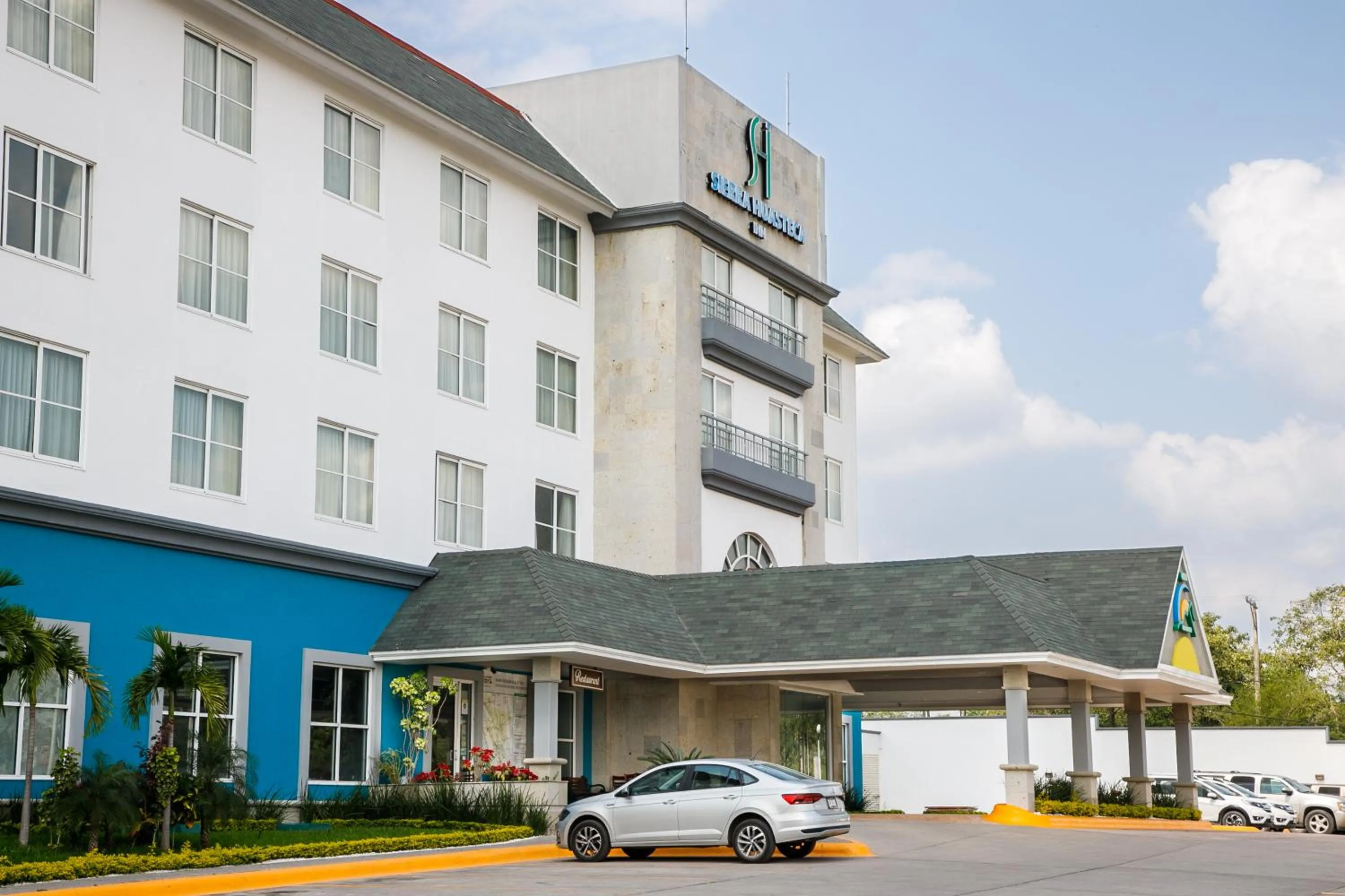 Facade/entrance in Sierra Huasteca Inn