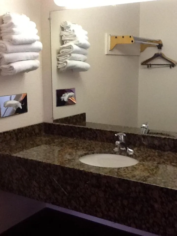 Bathroom in American Best Value Inn Springerville