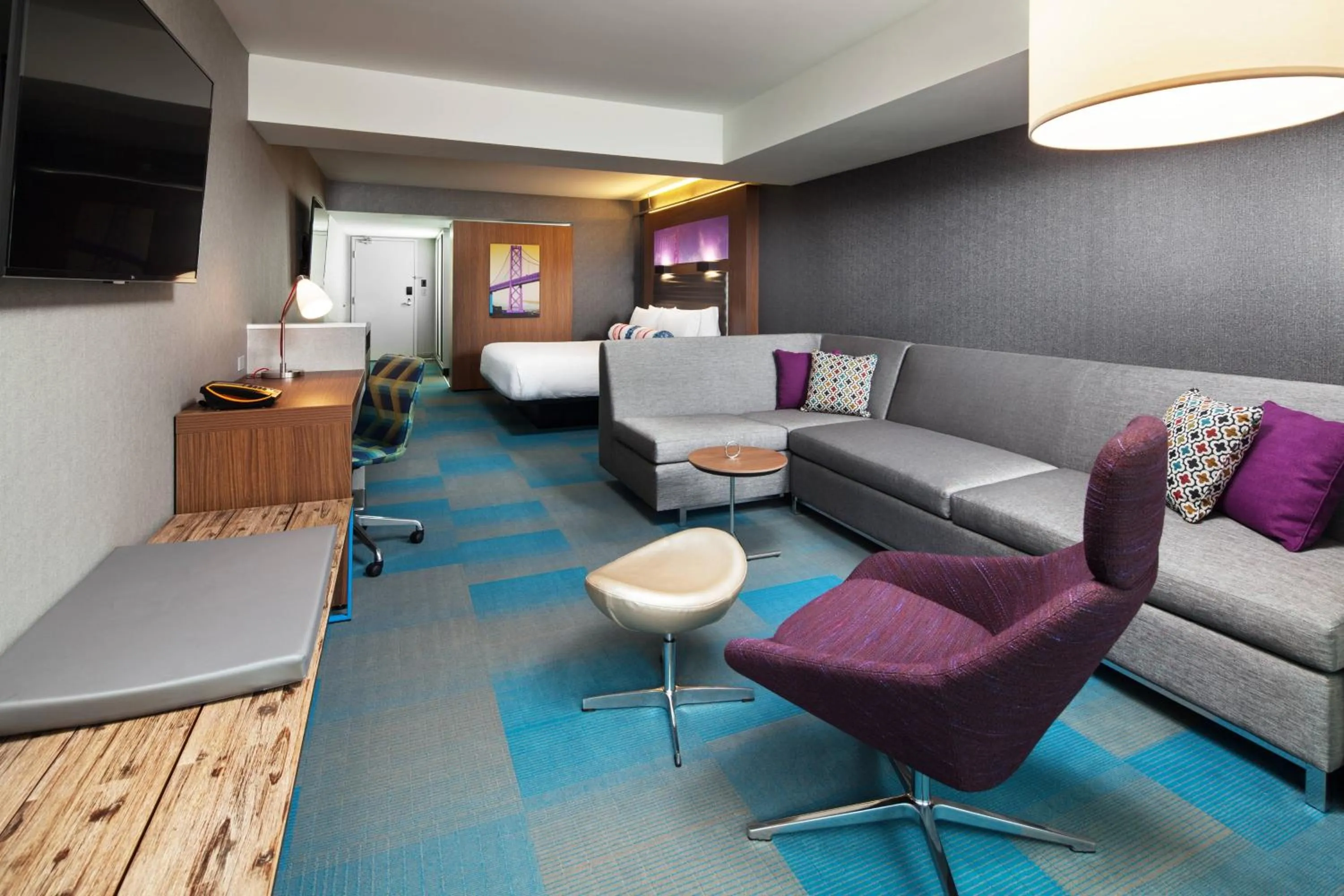 Photo of the whole room in Aloft San Francisco Airport