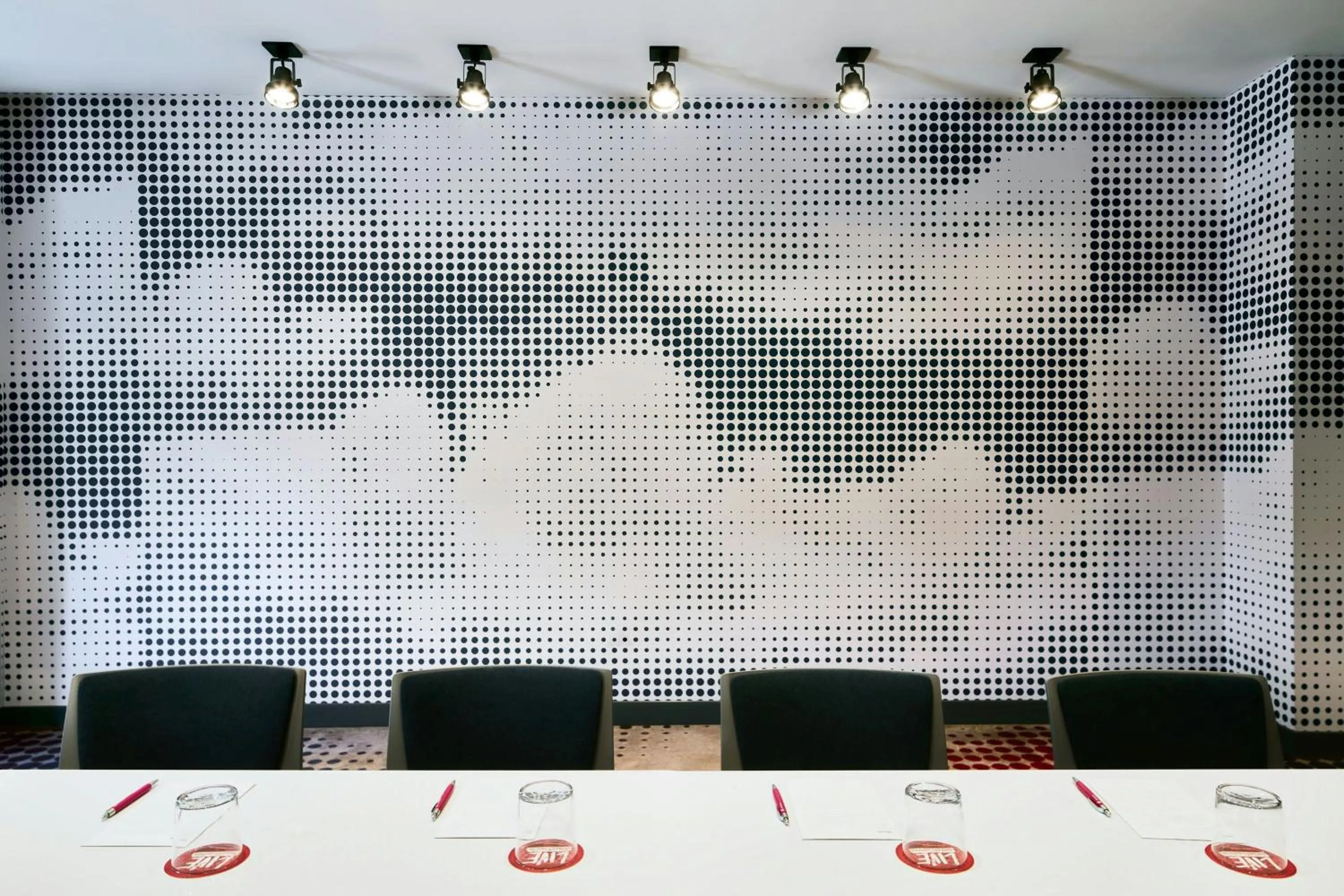 Meeting/conference room in Aloft San Francisco Airport