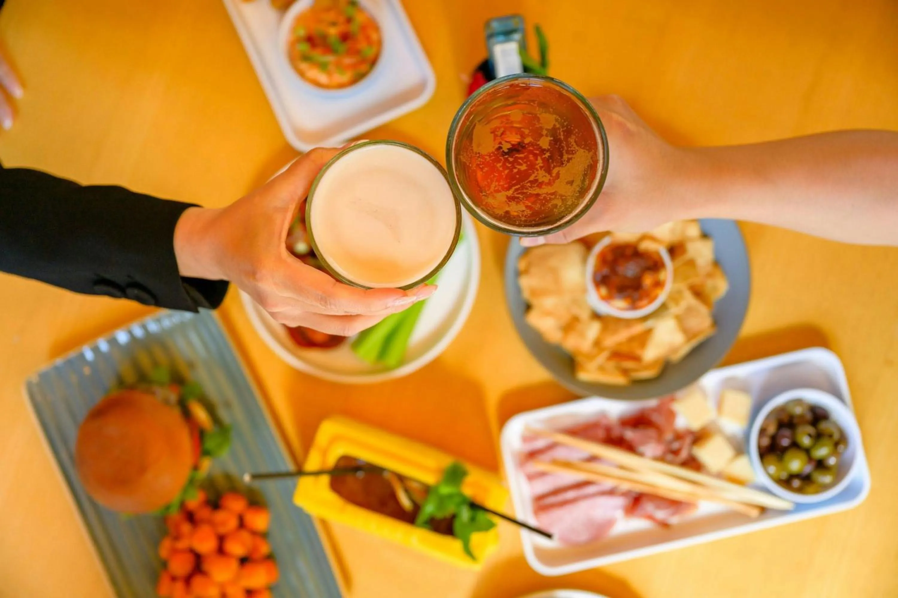 Restaurant/places to eat in Aloft San Francisco Airport