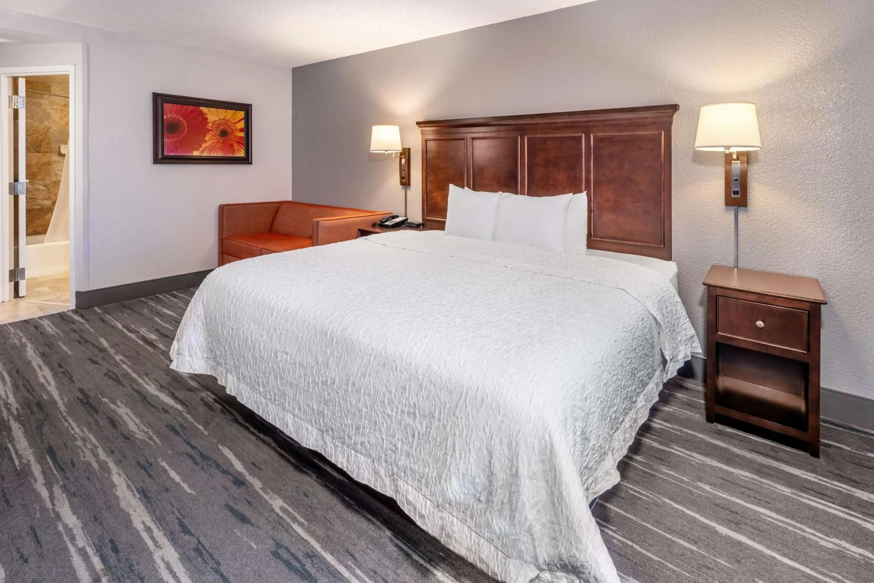 Bed in Hampton Inn Nashville / Vanderbilt