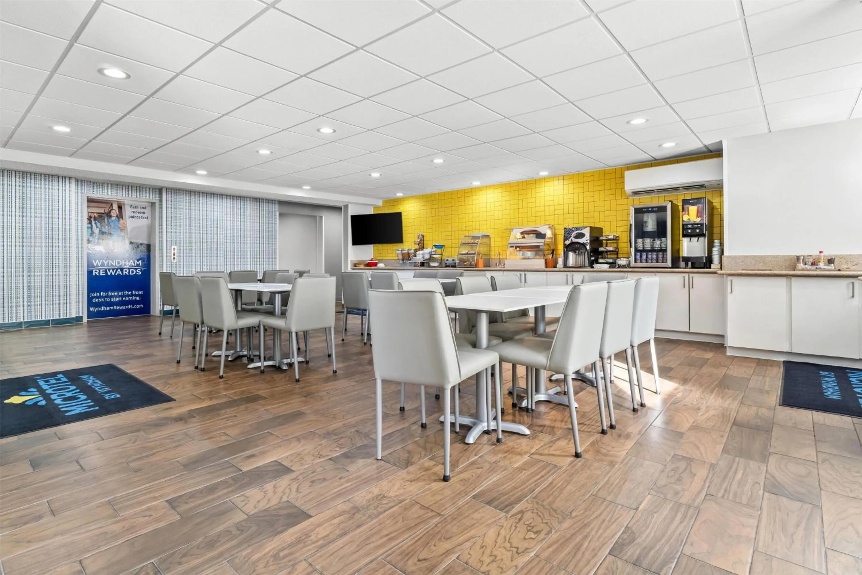 Breakfast in Microtel Inn and Suites - Salisbury