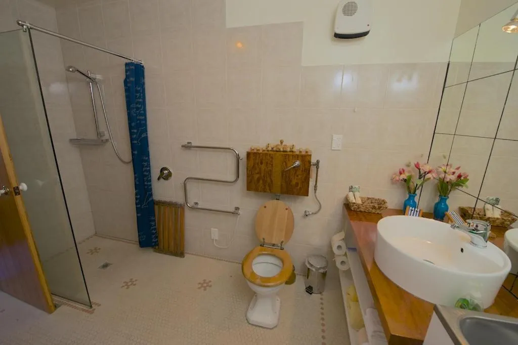 Bethells Beach Cottages