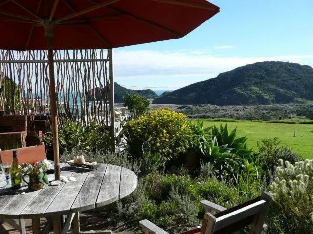 Patio in Bethells Beach Cottages