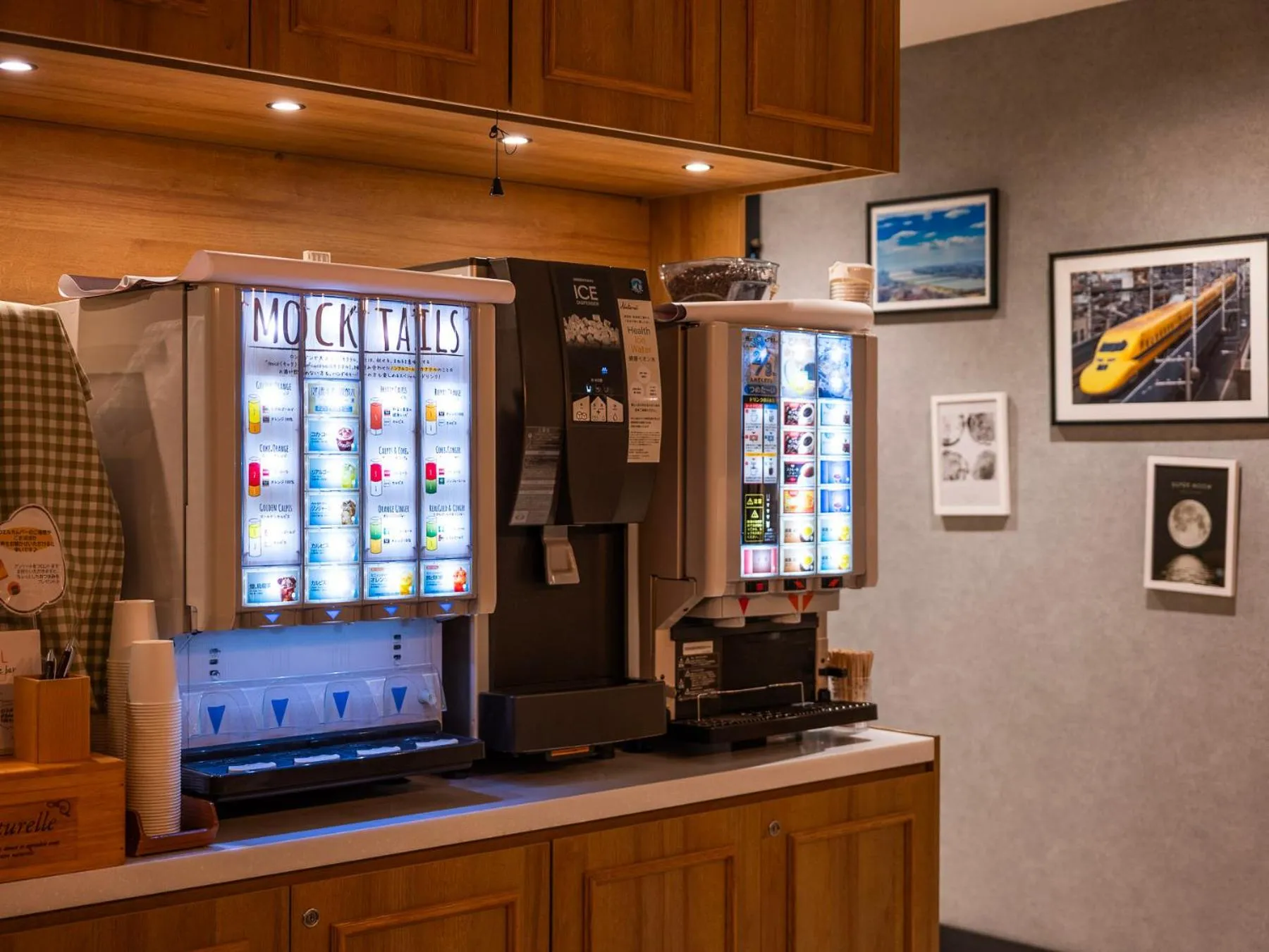 Lounge or bar in Super Hotel JR Shin-Osaka Higashiguchi