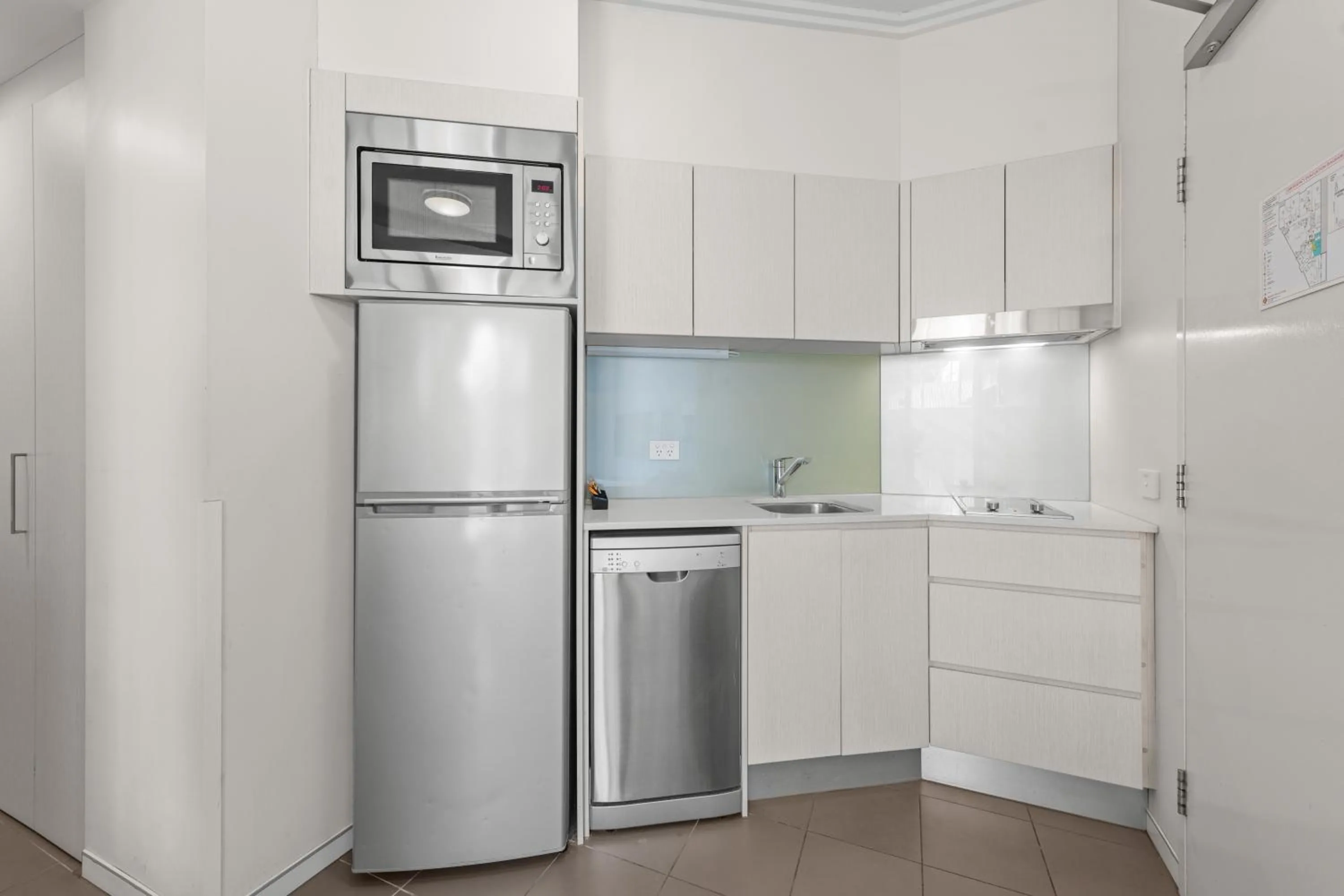 Kitchen or kitchenette in The Capitol Apartments