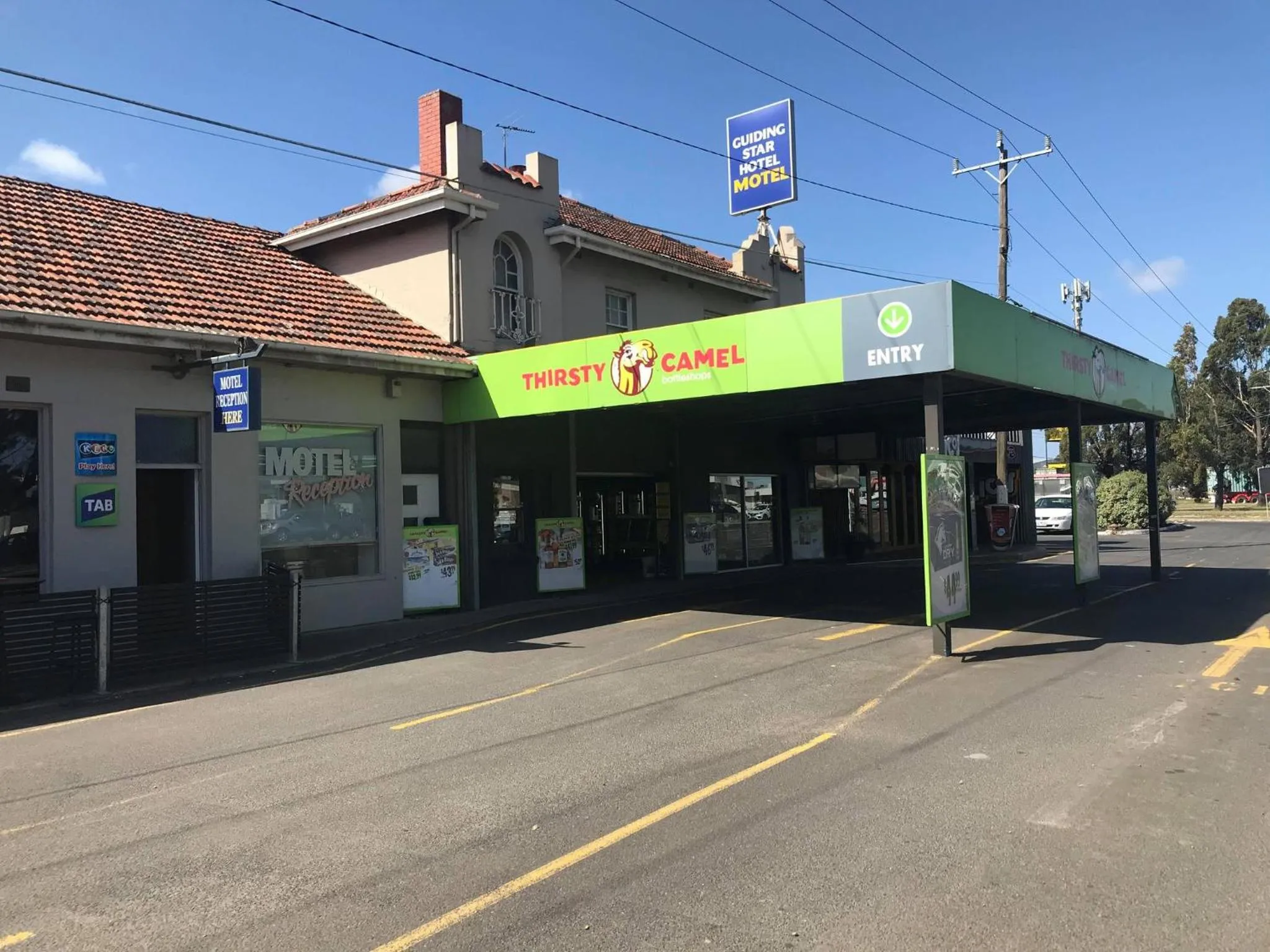 Property building in Guiding Star Motel & Hotel