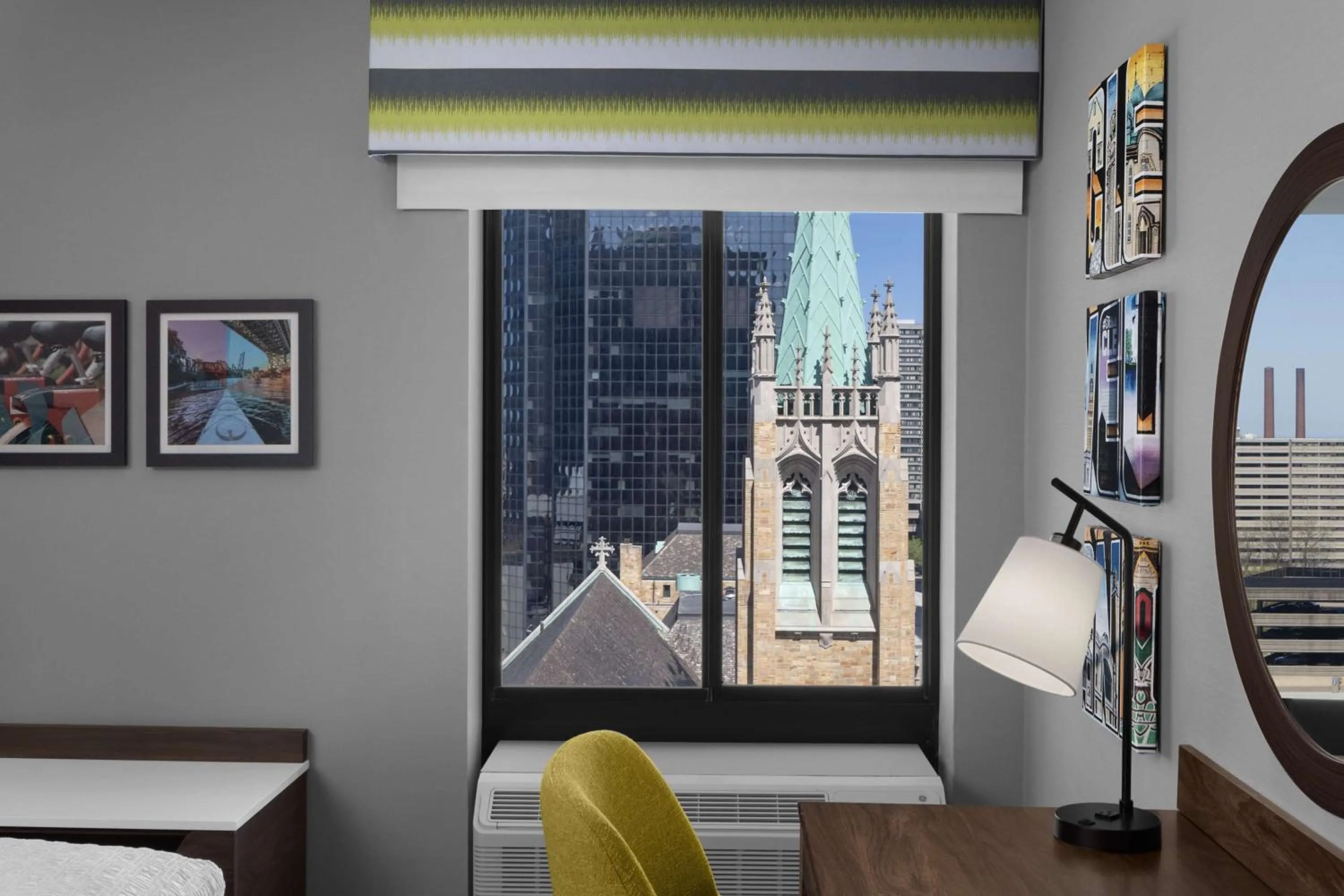 Bedroom in Hampton Inn Cleveland-Downtown