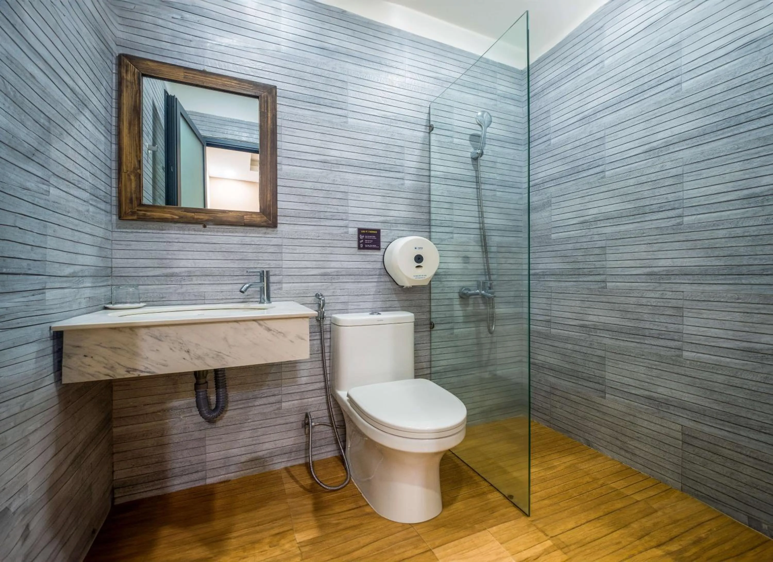 Bedroom in Richy Dalat Hotel