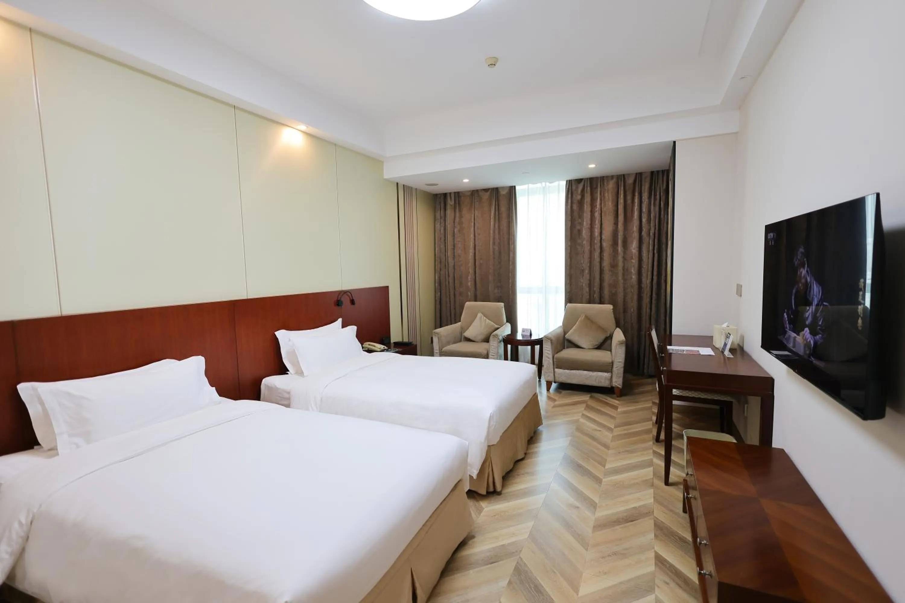 Photo of the whole room, Bed in Shanghai Metropark Jichen Hotel